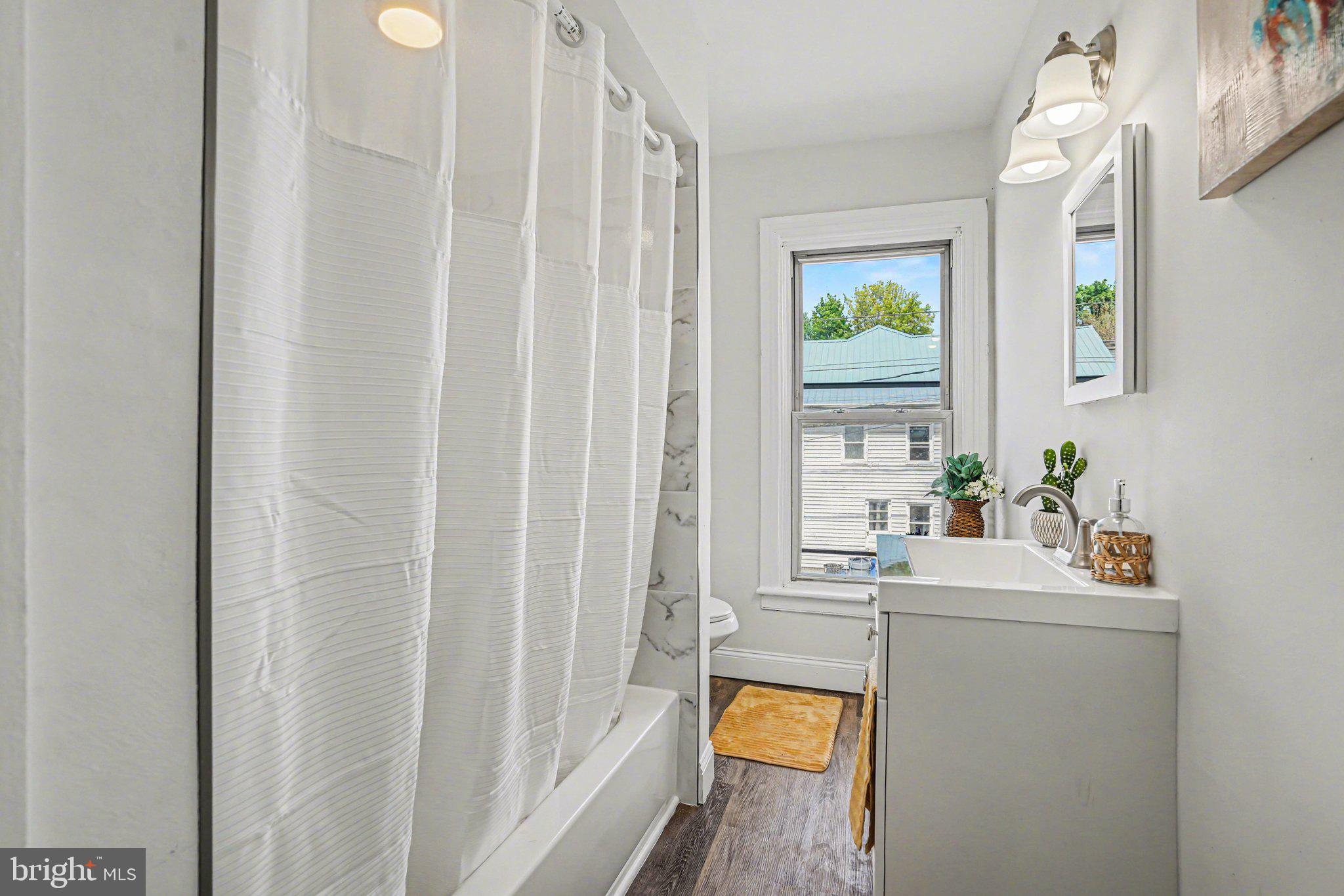 MIDDLETOWN - Residential