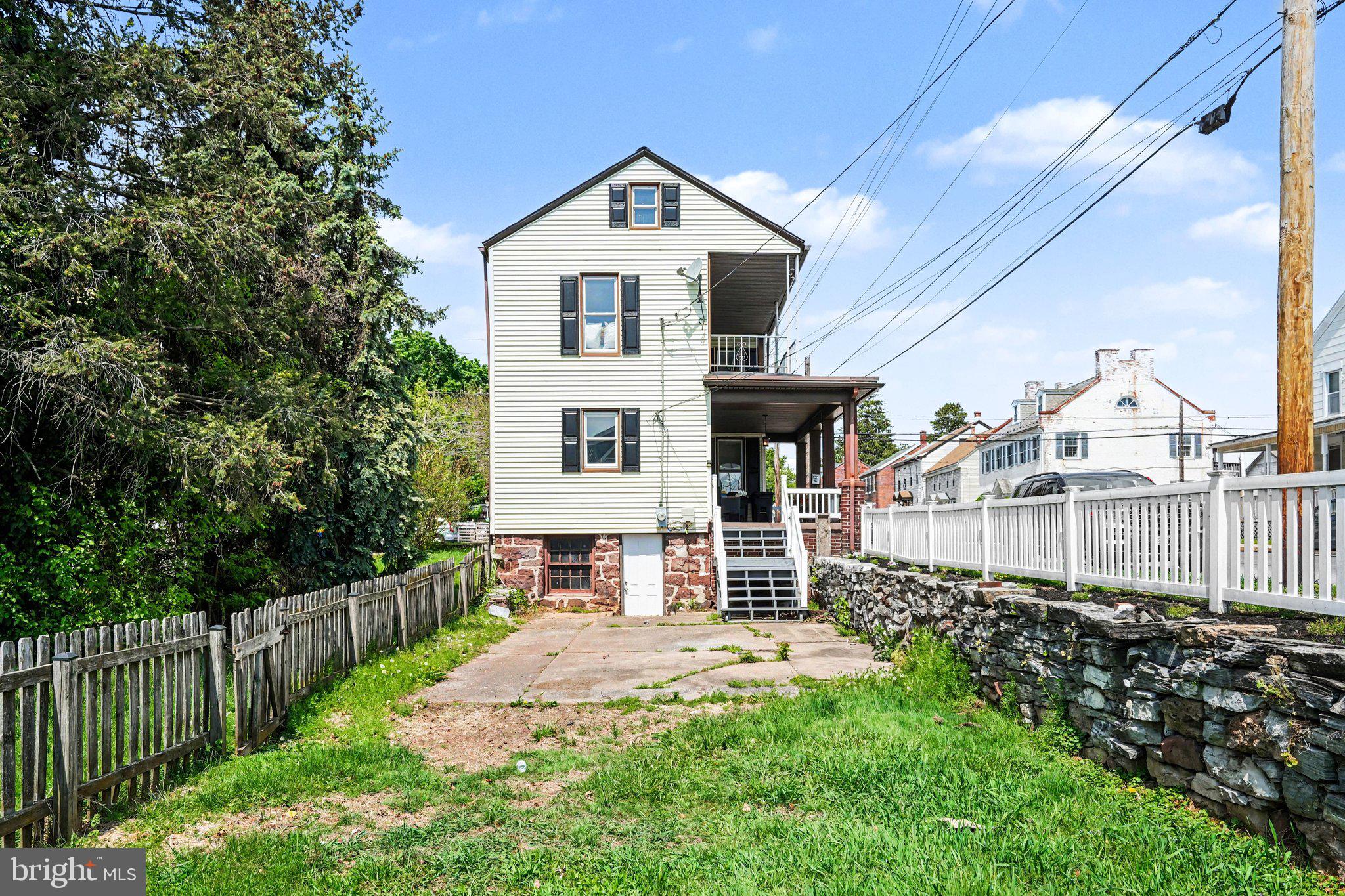 MIDDLETOWN - Residential