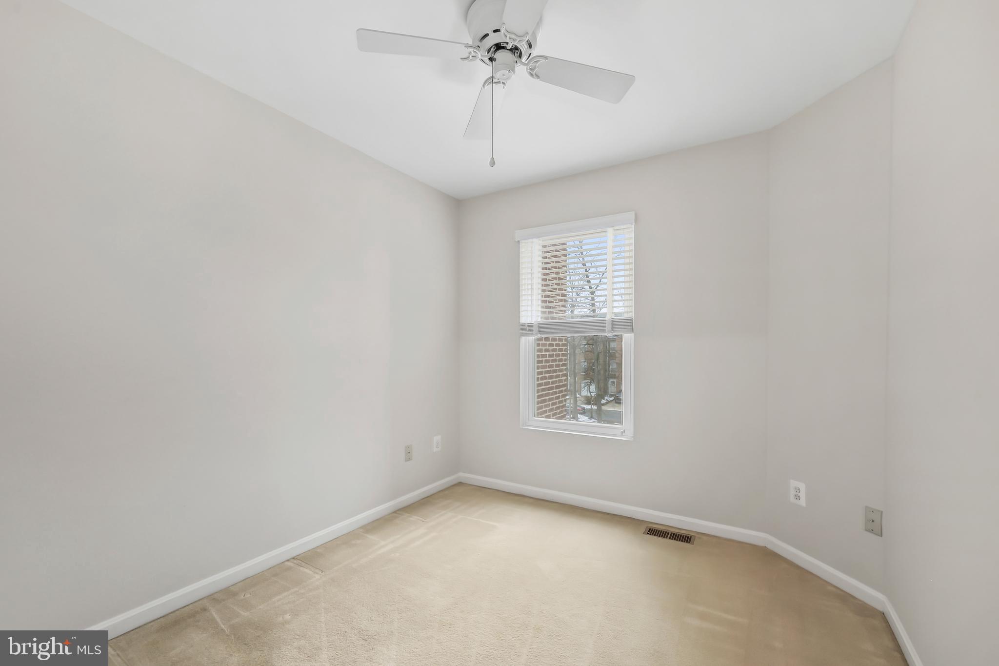 EDGEWATER AT TOWN CENTER - Residential