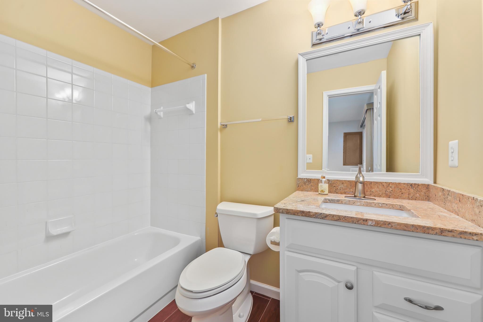 EDGEWATER AT TOWN CENTER - Residential