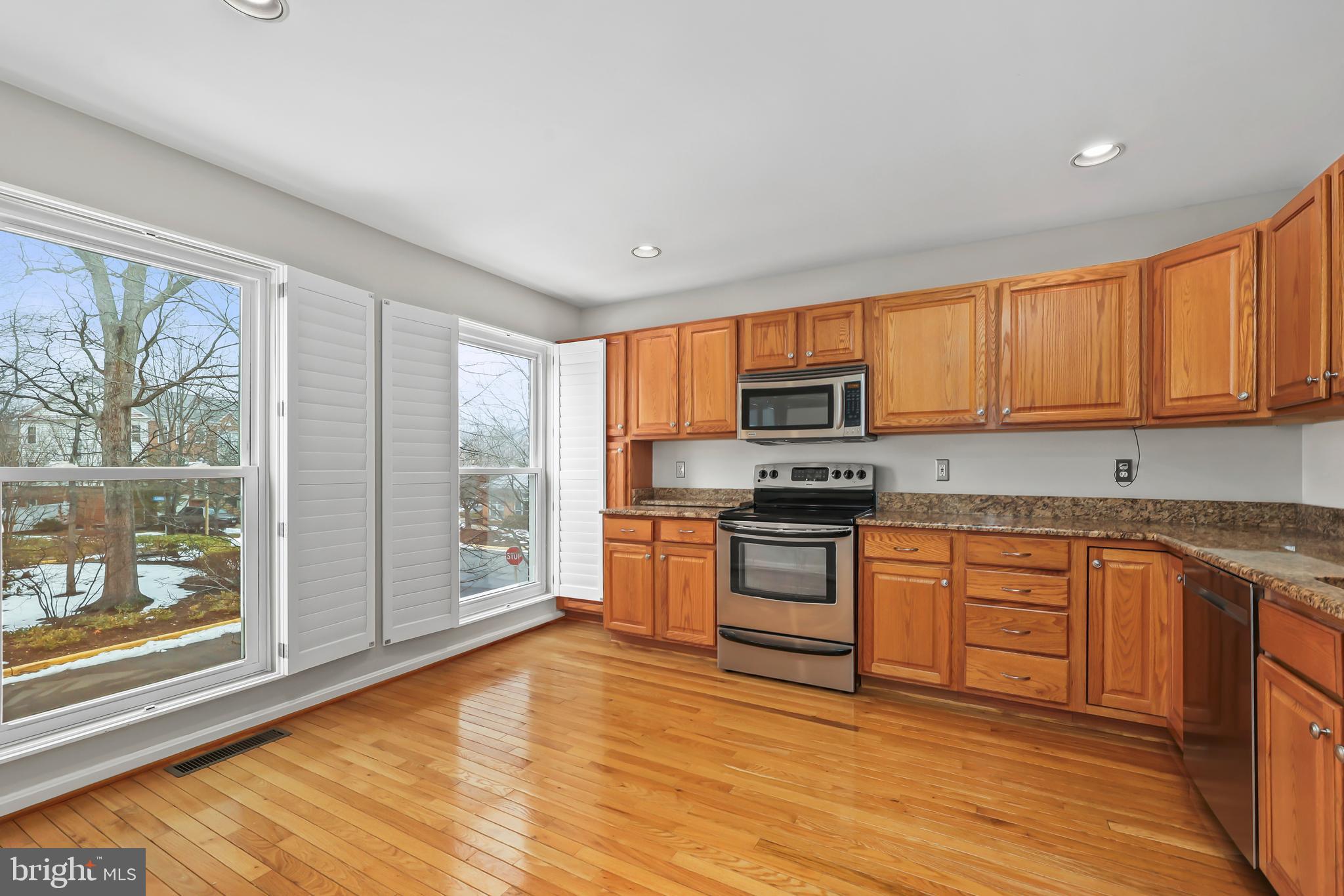 EDGEWATER AT TOWN CENTER - Residential