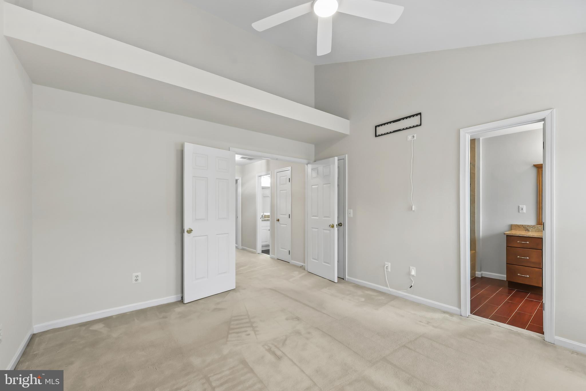 EDGEWATER AT TOWN CENTER - Residential