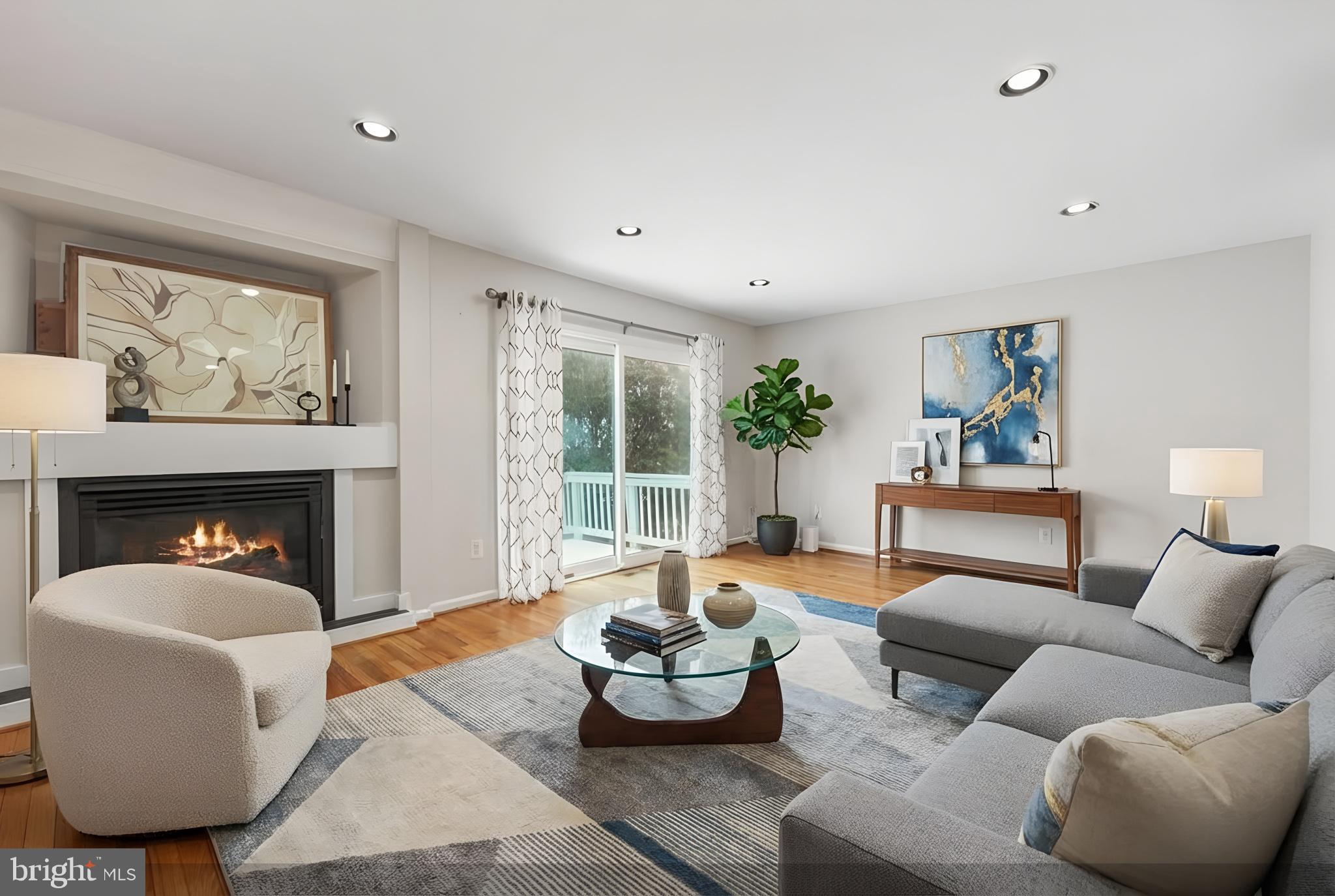 EDGEWATER AT TOWN CENTER - Residential