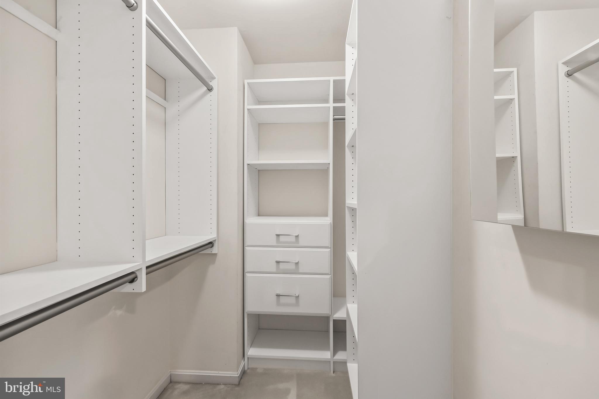 EDGEWATER AT TOWN CENTER - Residential