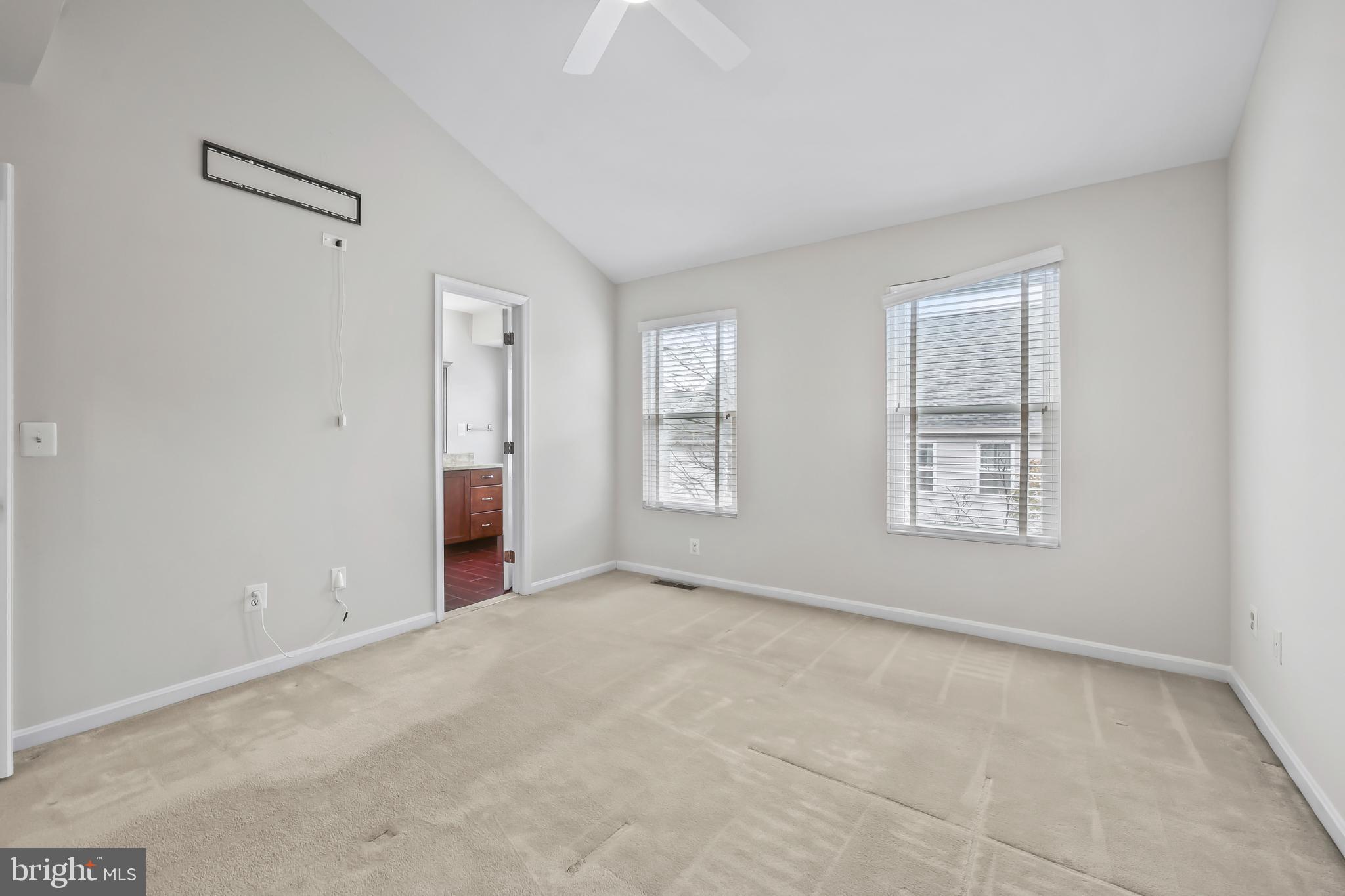 EDGEWATER AT TOWN CENTER - Residential