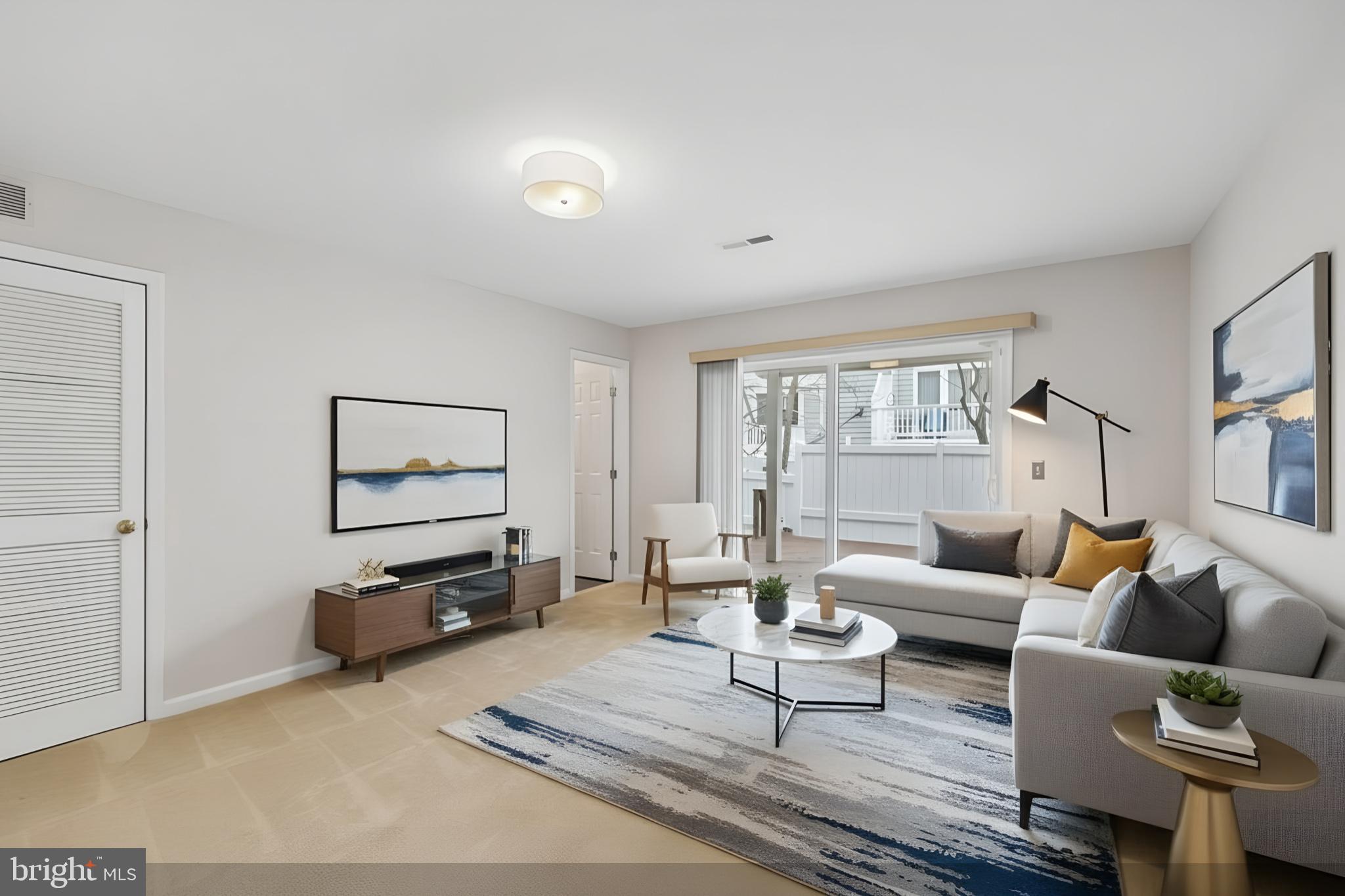 EDGEWATER AT TOWN CENTER - Residential