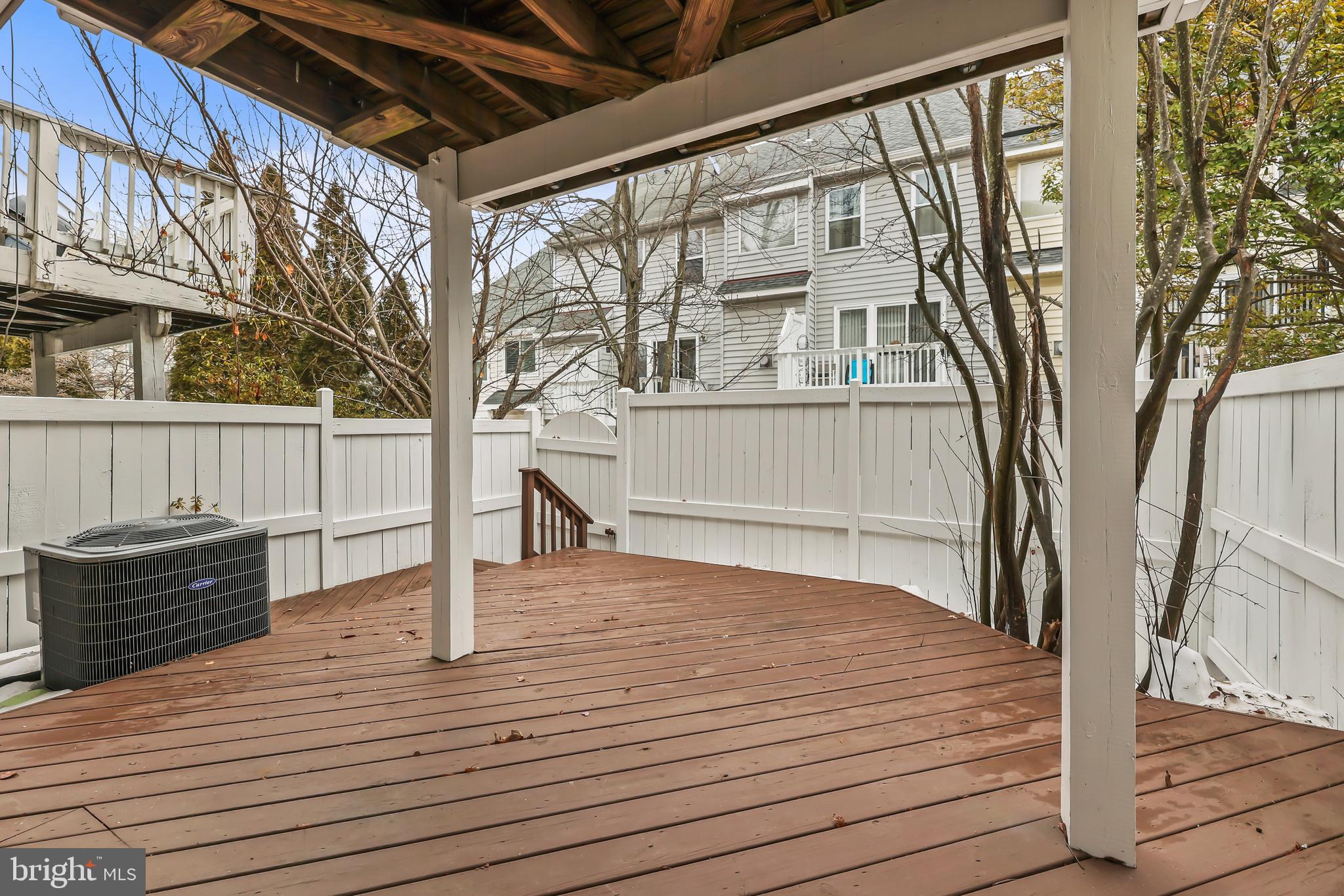 EDGEWATER AT TOWN CENTER - Residential