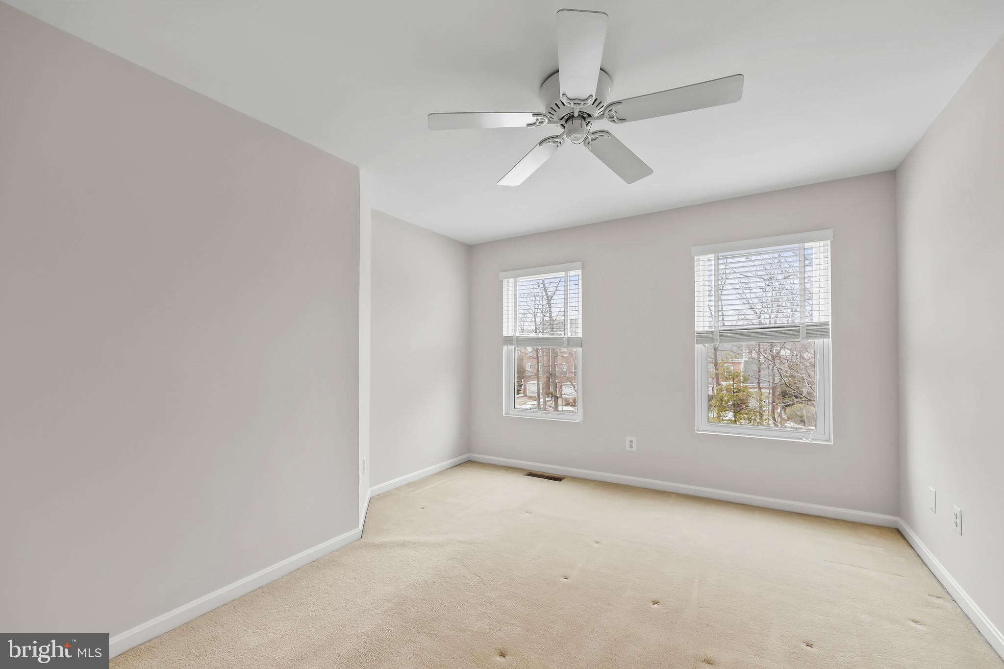 EDGEWATER AT TOWN CENTER - Residential