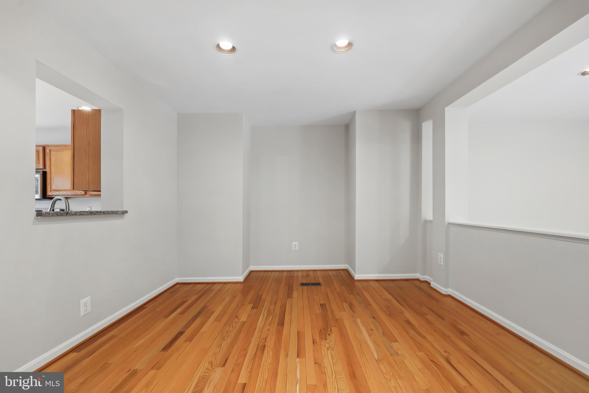 EDGEWATER AT TOWN CENTER - Residential