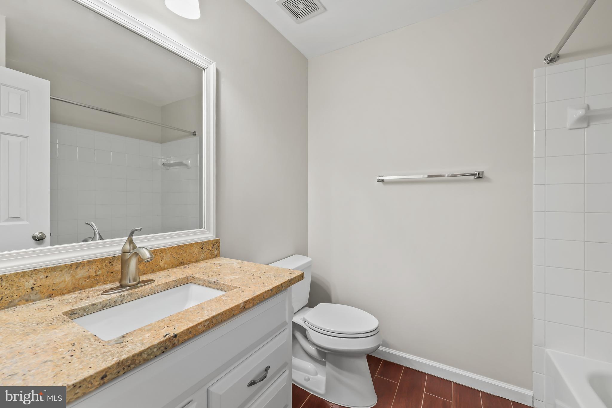 EDGEWATER AT TOWN CENTER - Residential