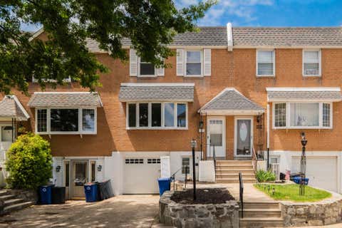 Townhouse For Sale - 3206 Saxon Place<br/> PHILADELPHIA, PA 19114