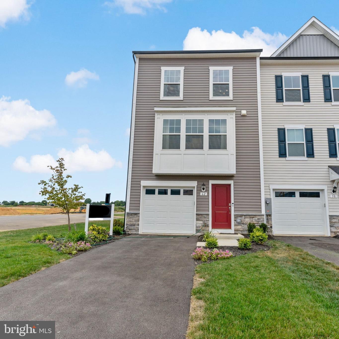 KING'S CROSSING - Residential