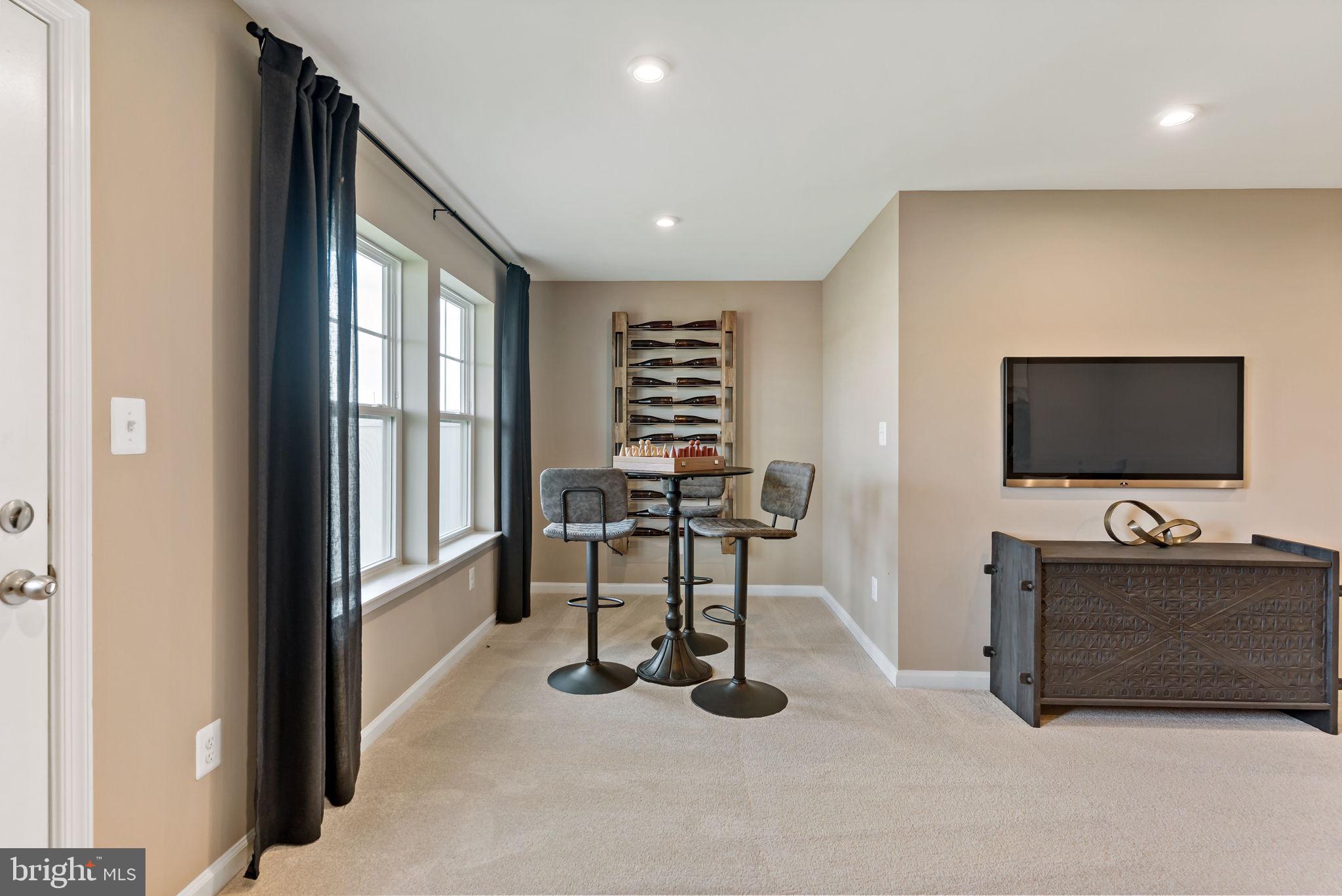 KING'S CROSSING - Residential