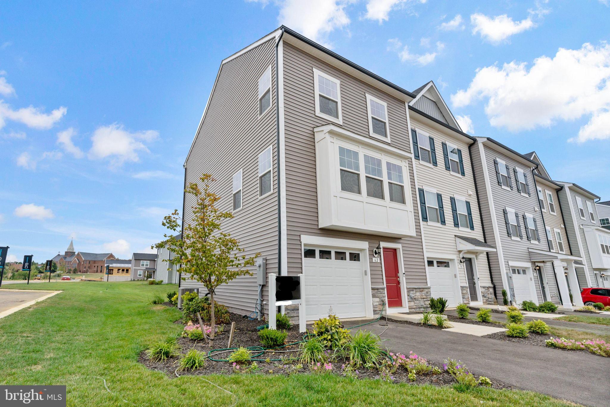 KING'S CROSSING - Residential