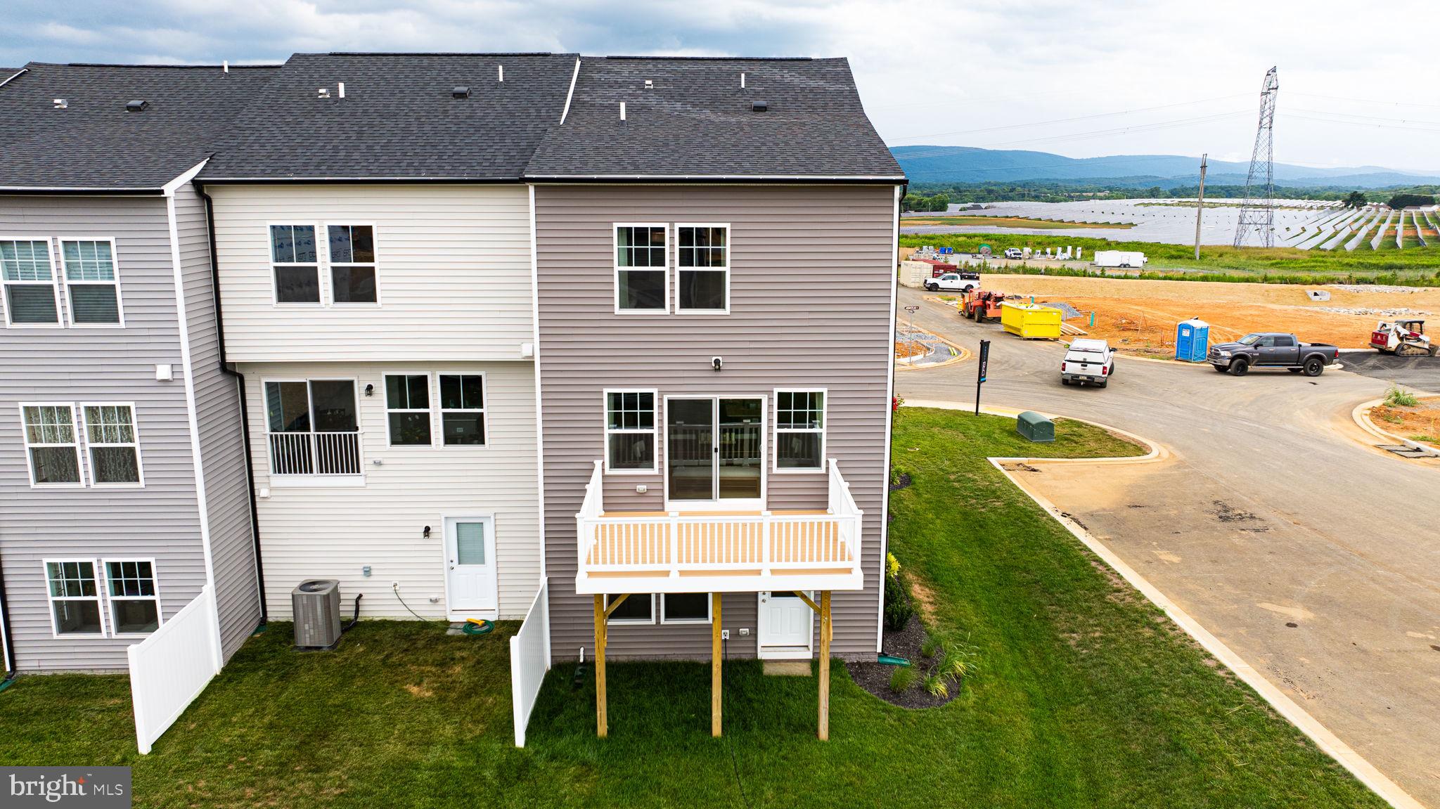 KING'S CROSSING - Residential