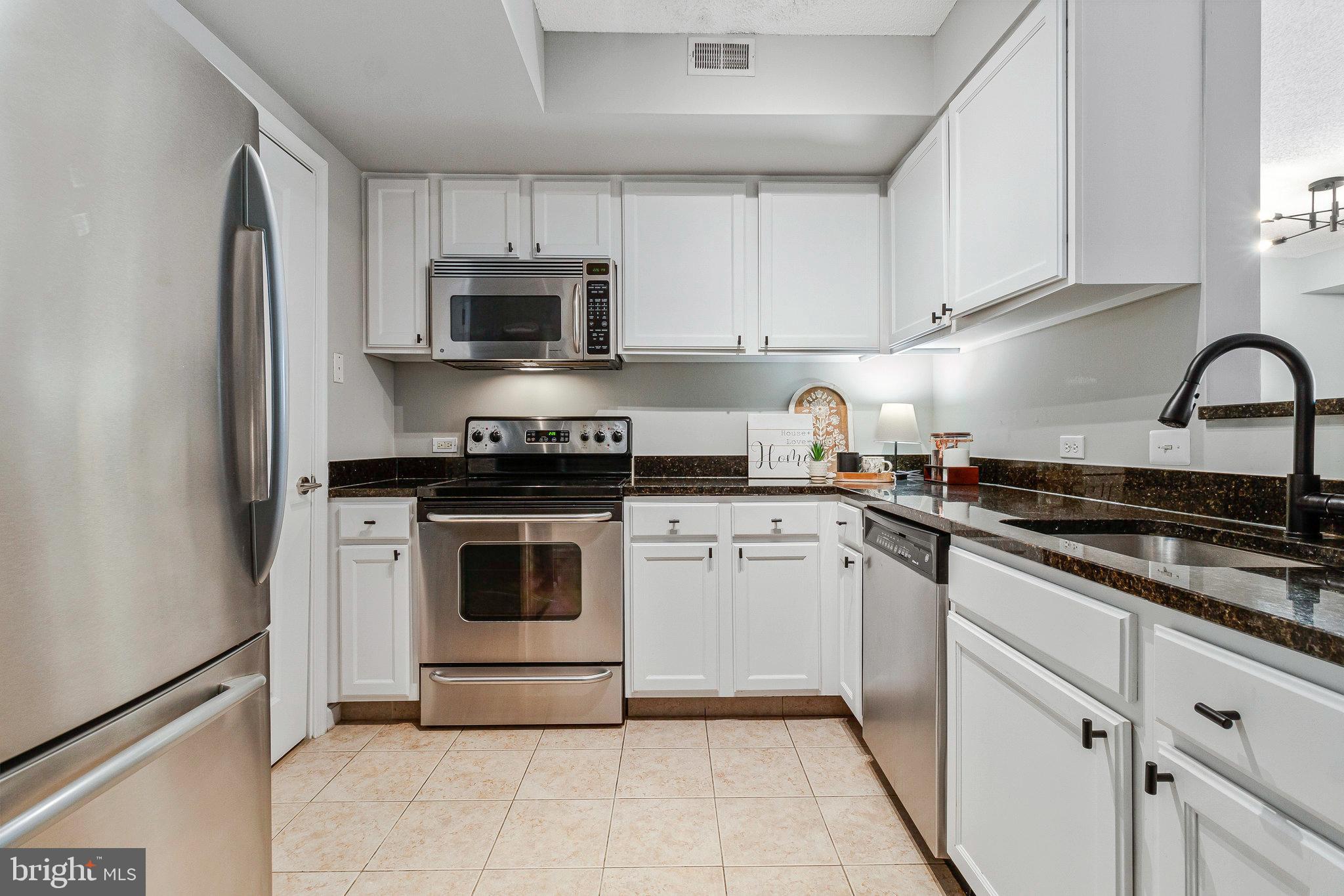 880 N POLLARD STREET N 925
