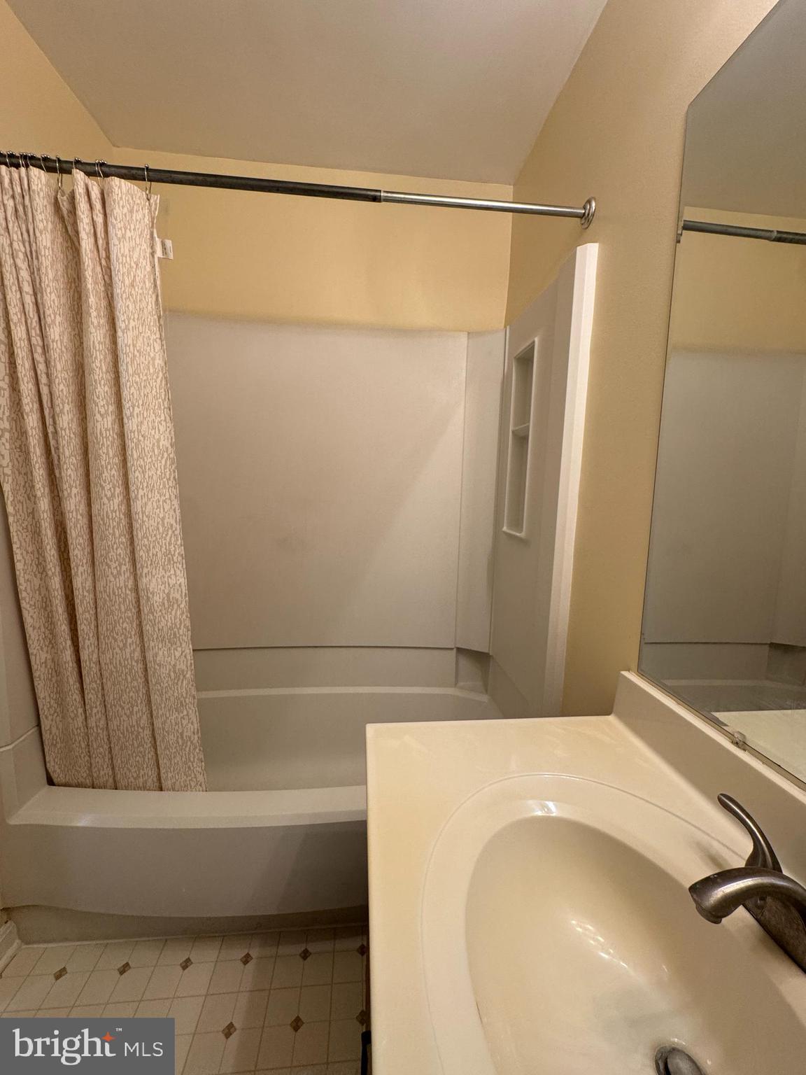 WASHINGTON SQUARE - Residential