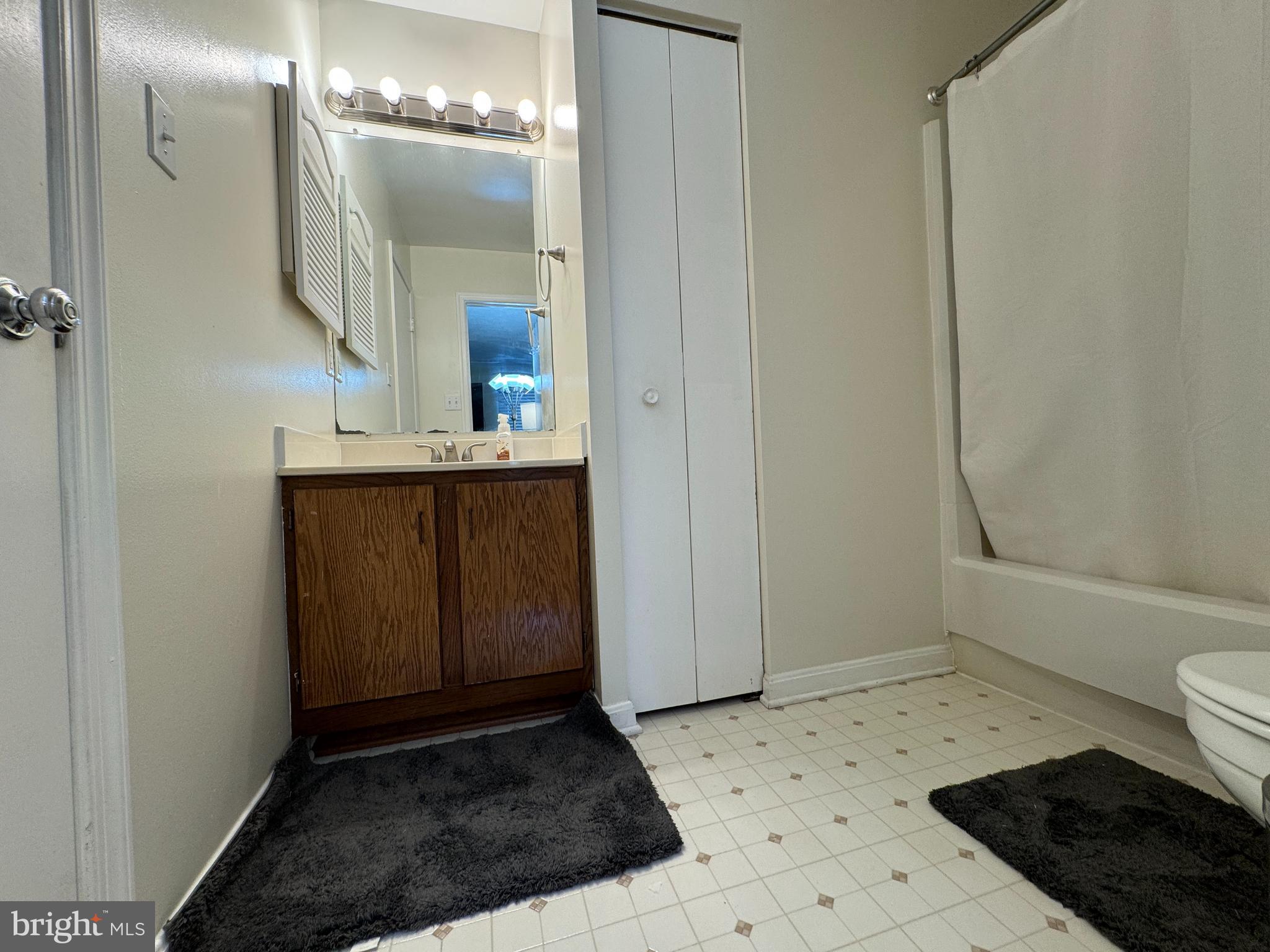 WASHINGTON SQUARE - Residential