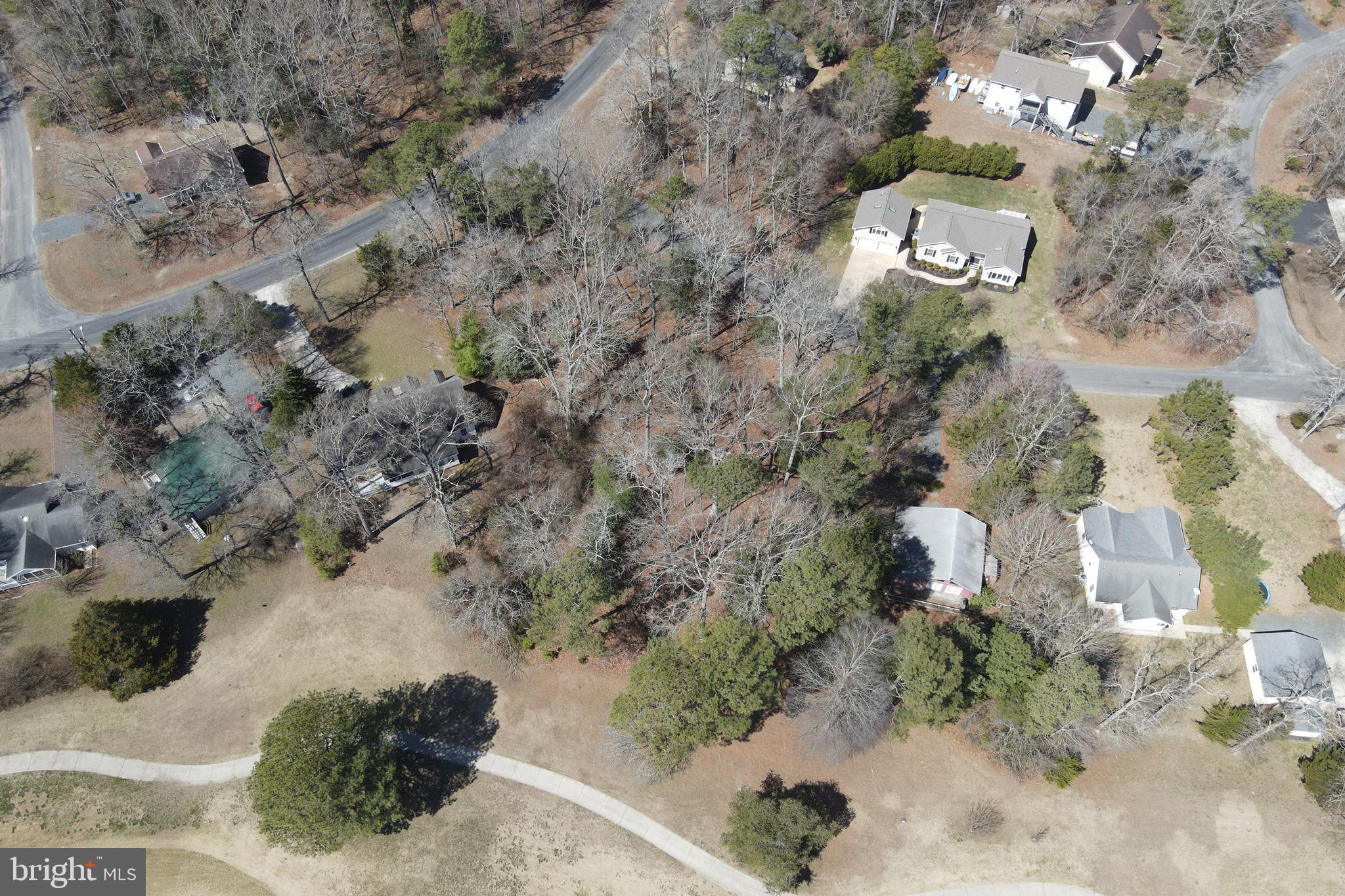 CAPTAIN'S COVE - Land