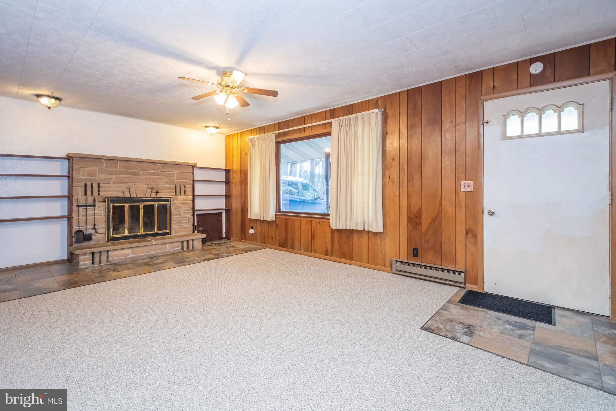 MOUNTAIN LAKE PARK - Residential