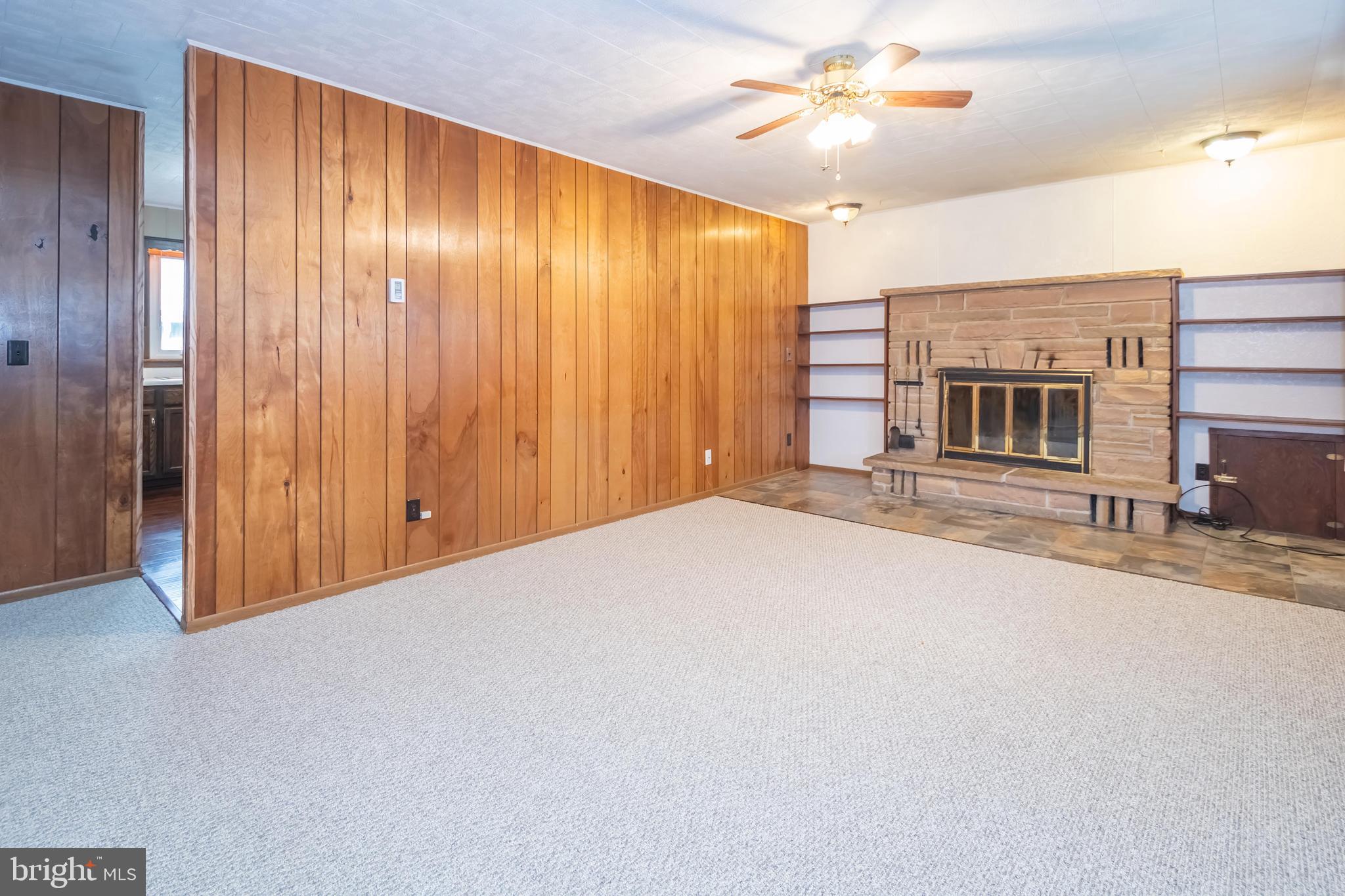 MOUNTAIN LAKE PARK - Residential