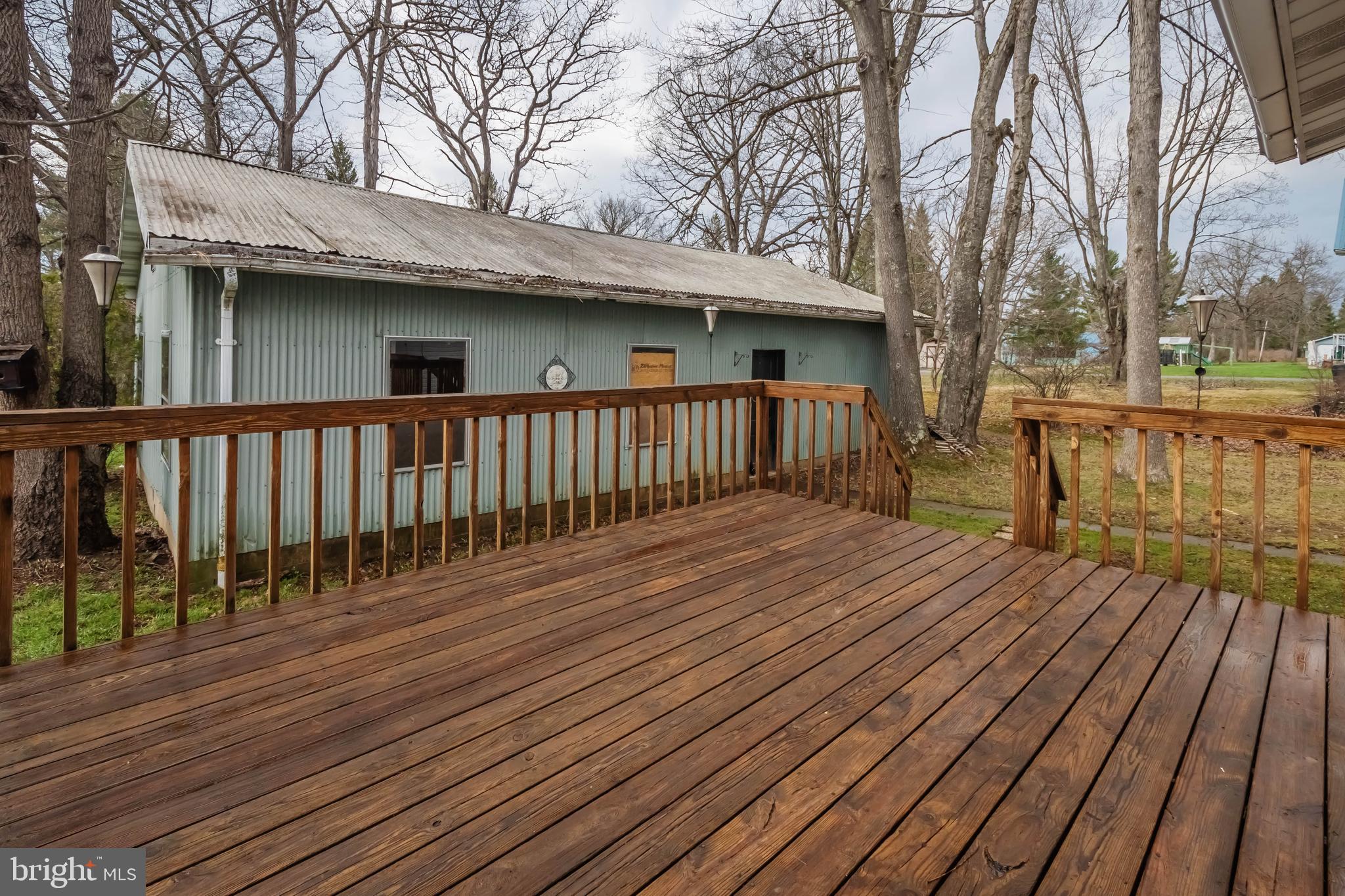 MOUNTAIN LAKE PARK - Residential