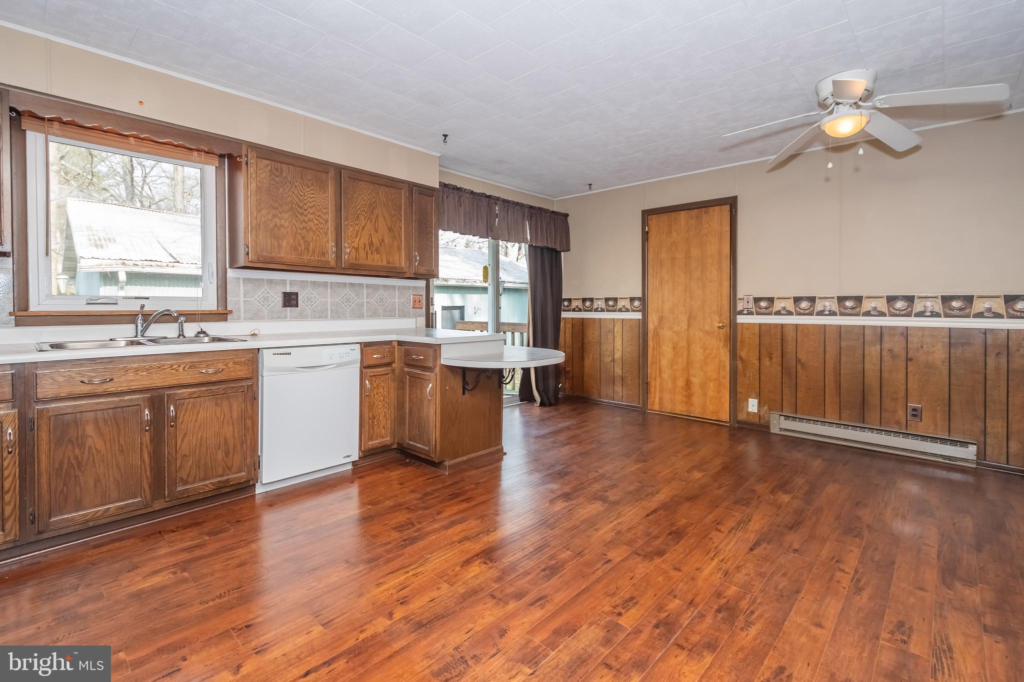 MOUNTAIN LAKE PARK - Residential