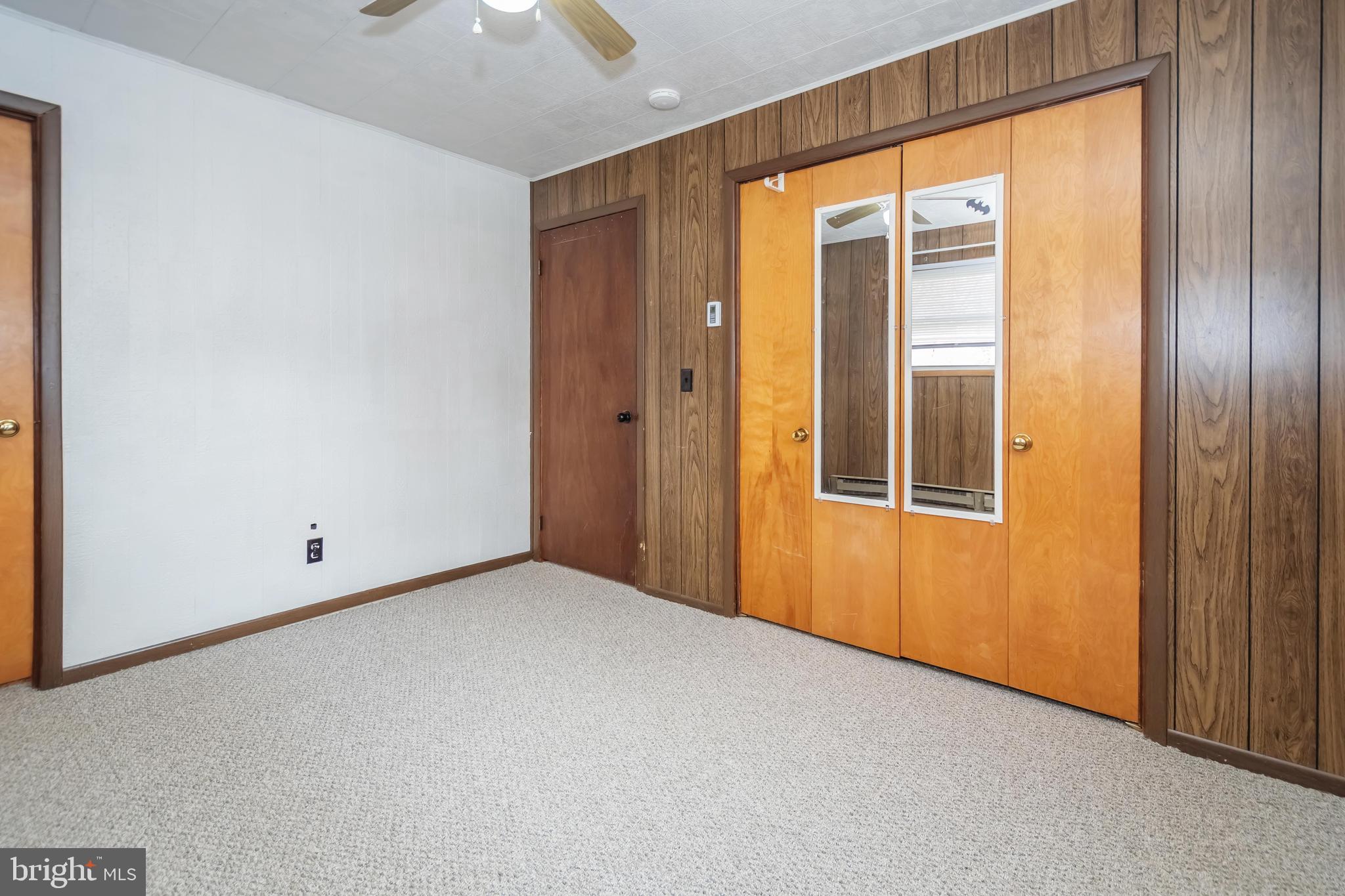 MOUNTAIN LAKE PARK - Residential