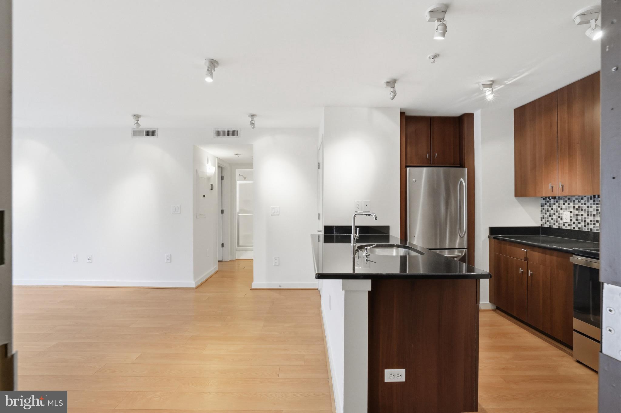1423 NEWTON STREET NW 303