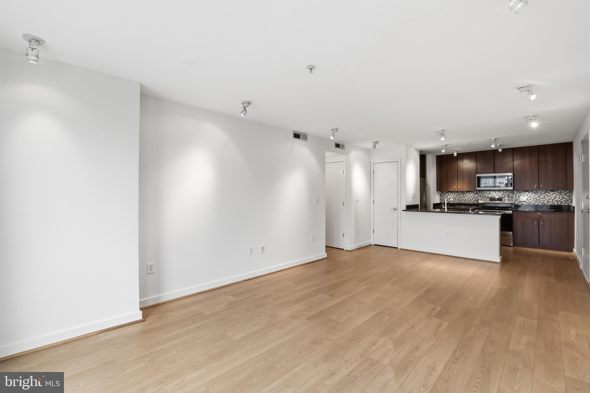 1423 NEWTON STREET NW 303