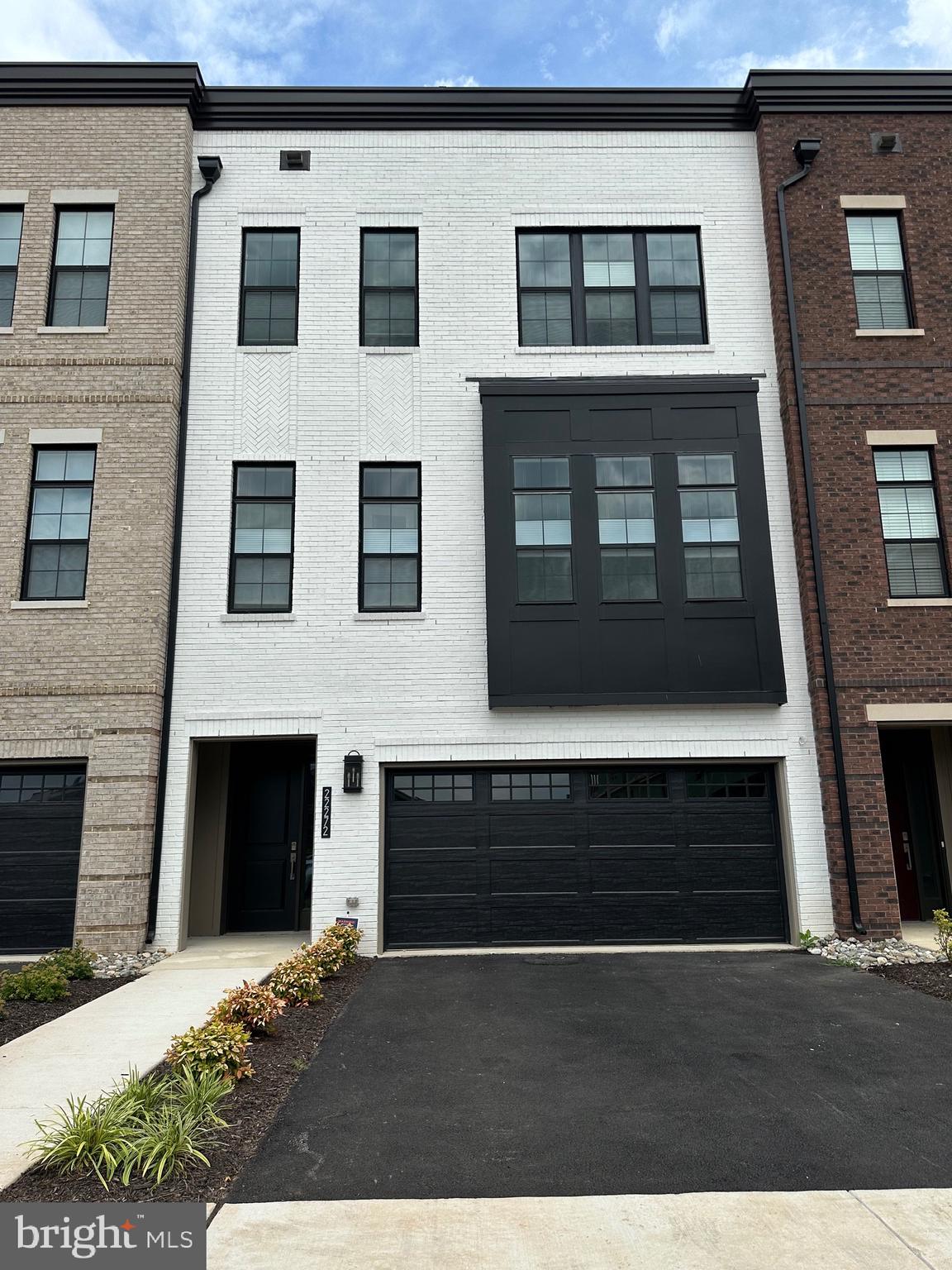 EXCELLENT CONDITION, WALKING DISTANCE TO ASHBURN METRO STATION. 4 LEVEL TH WITH FULL ROOF TOP TERRACE ON 4TH LEVEL. 4 BEDROOMS AND 3 FULL BATHS, TWO POWDER ROOMS. EXCELLENT LOCATION. NO ACCESS OF ELEVATOR. OWNER IS R.E. LICENSEE.
MUST BE NON-SMOKER. NO PETS. NVAR LEASE WILL BE USED.