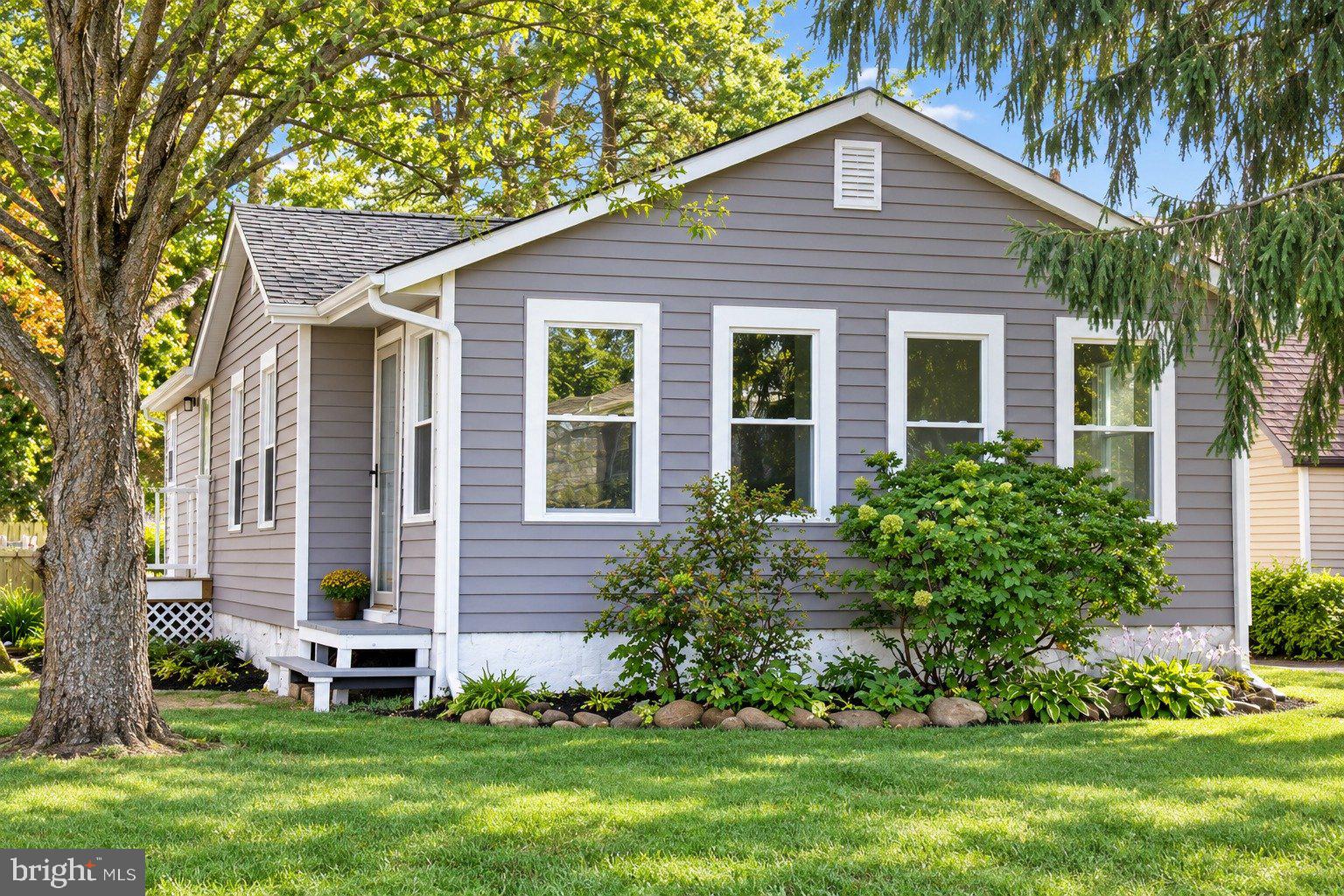 1960 MAPLE AVENUE