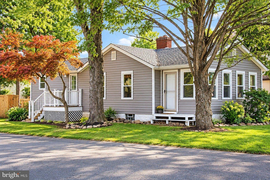 Photo of 1960 Maple Avenue, CROYDON, PA 19021 (MLS # PABU2133110)