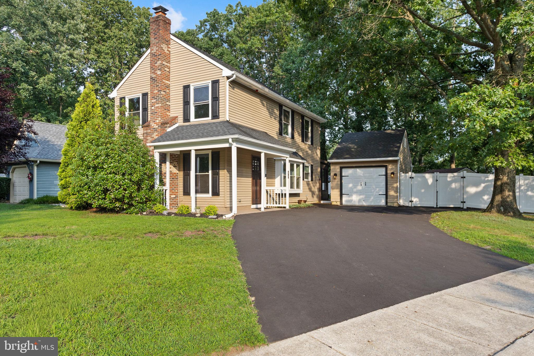 64 WINDINGBROOK DR