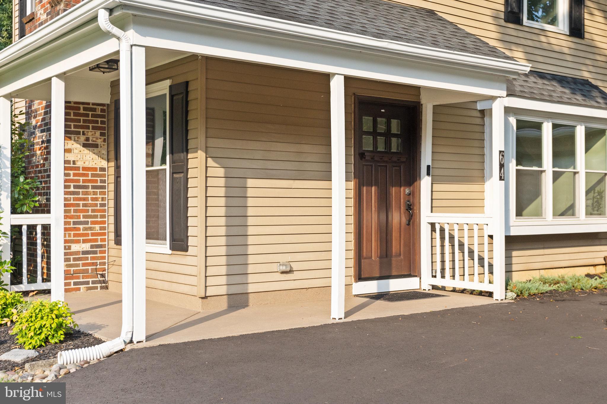 64 WINDINGBROOK DR
