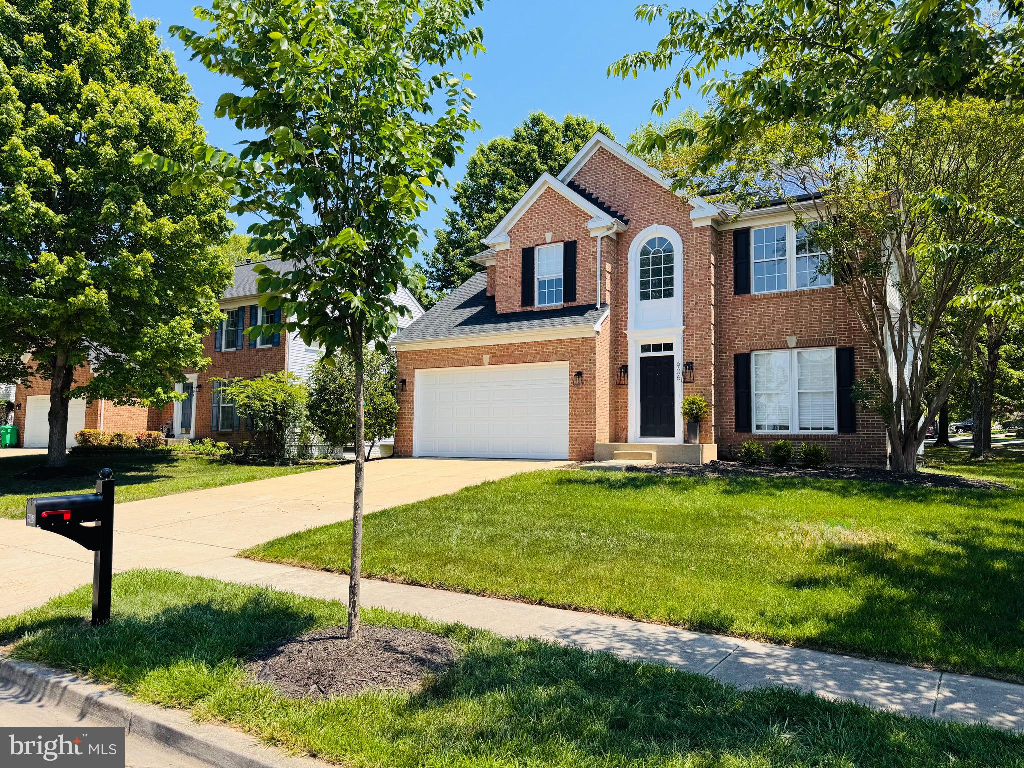 906 WHISTLING DUCK DRIVE