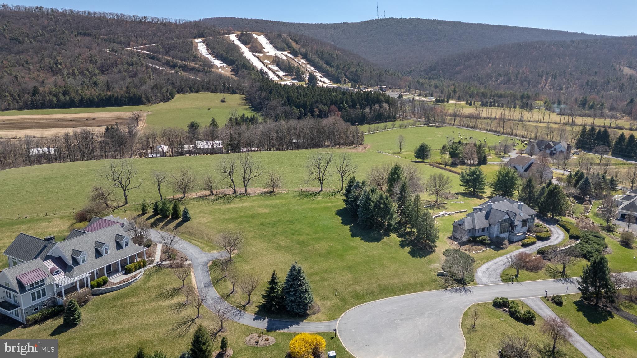 LAUREL HILLS - Land
