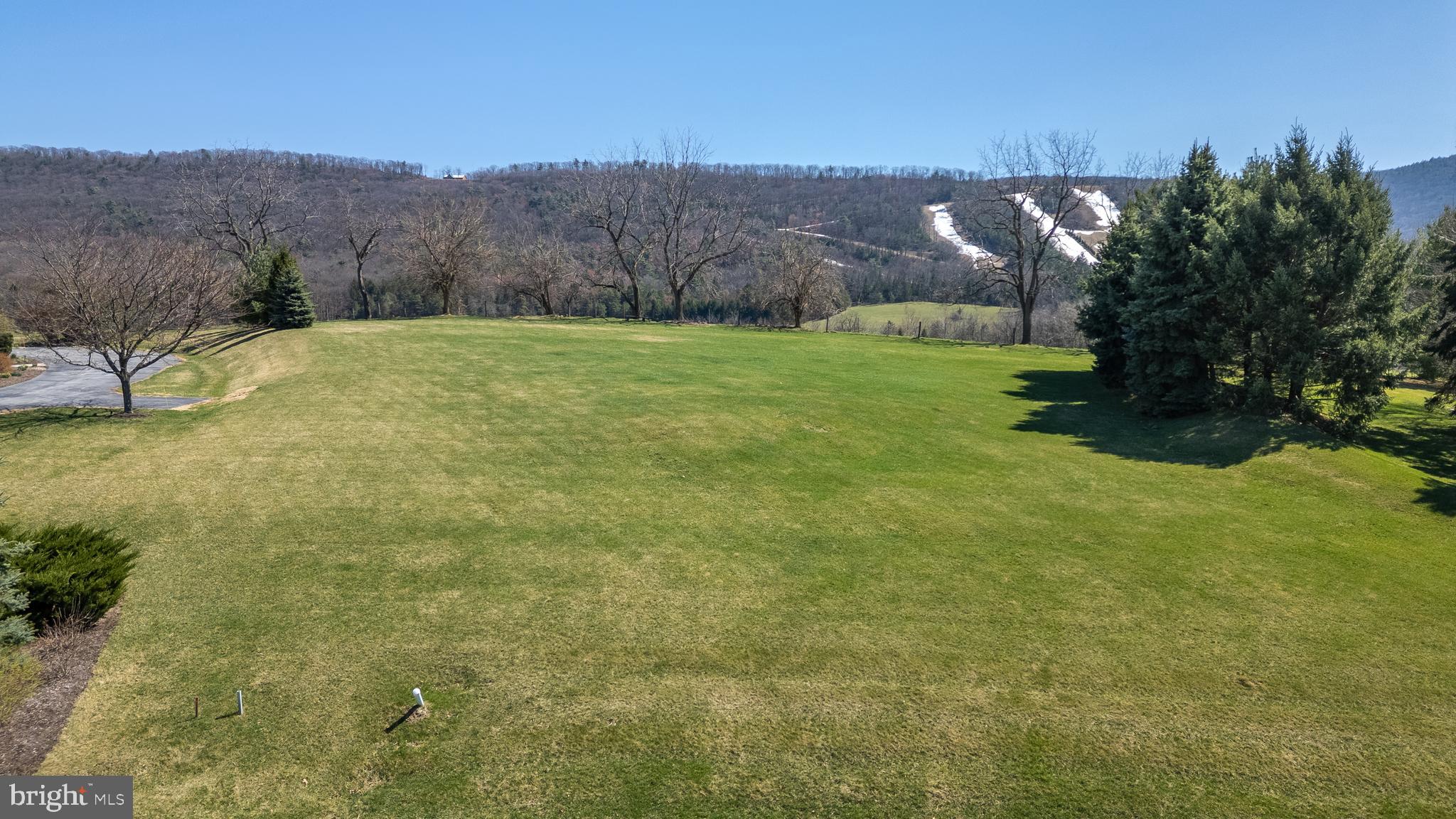 LAUREL HILLS - Land