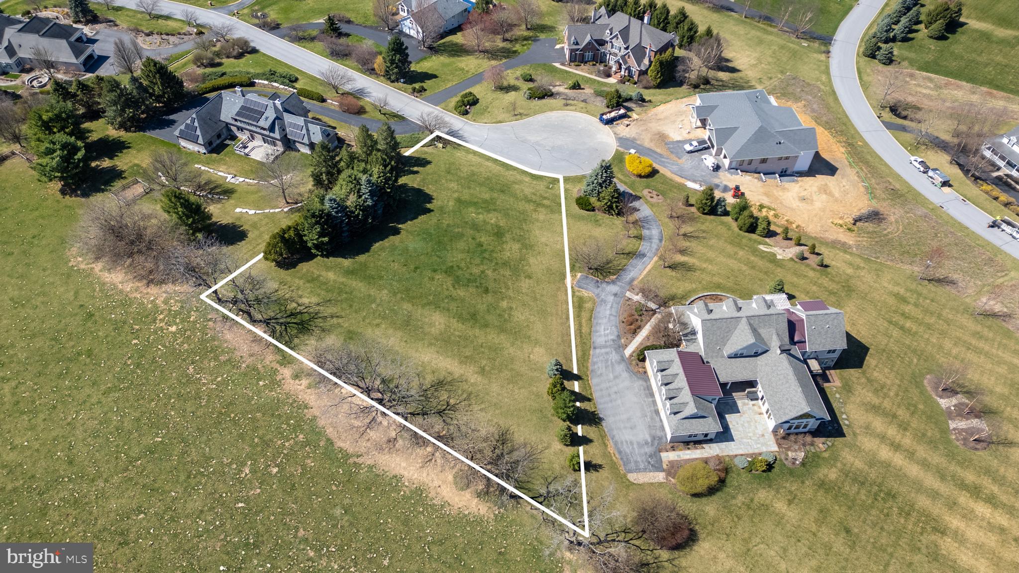 LAUREL HILLS - Land