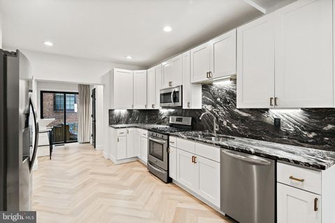 Townhouse For Sale - 1710 Clarkson Street<br/> Baltimore City County, BALTIMORE, MD 21230