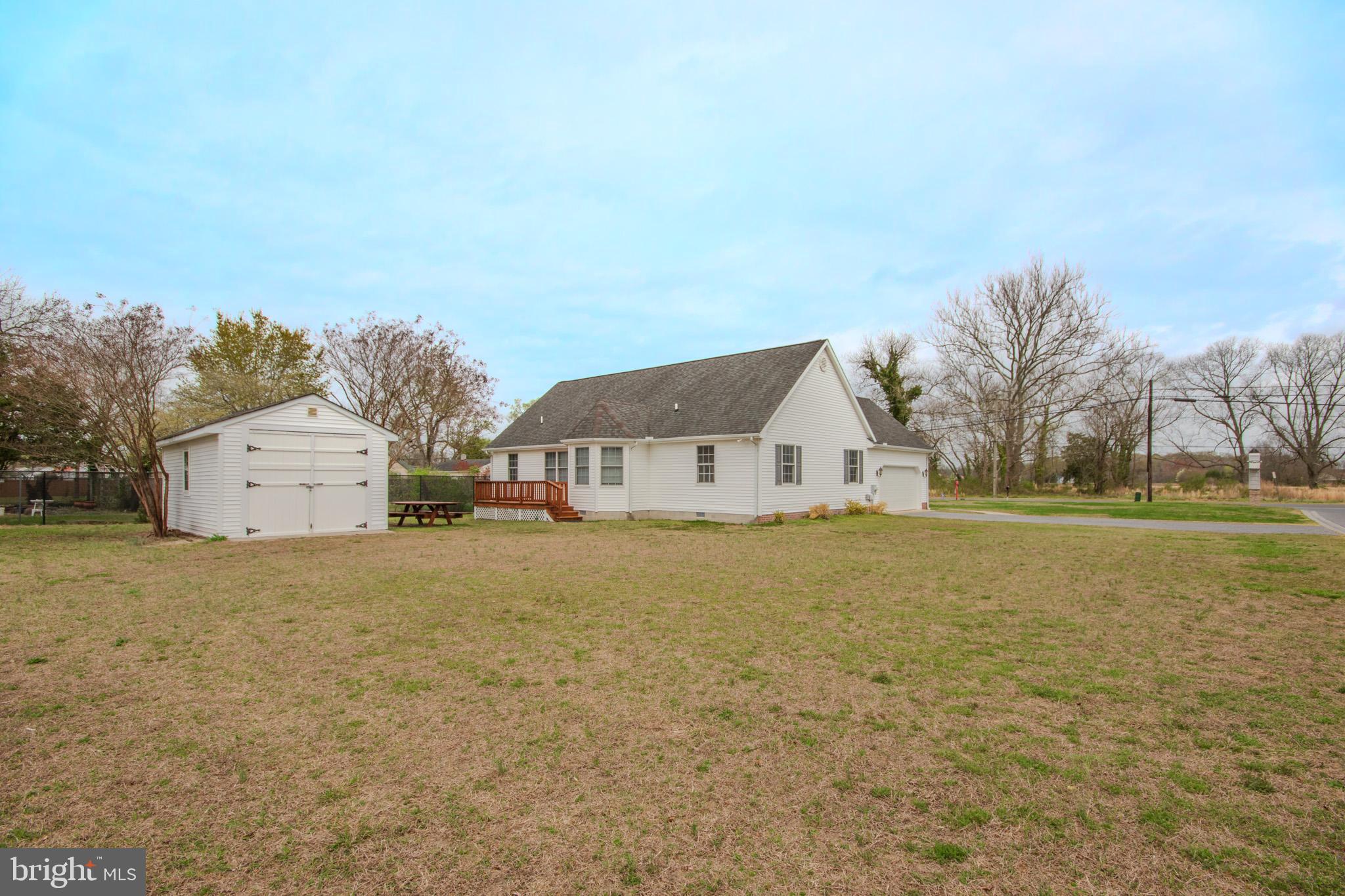 EAST FIELD - Residential