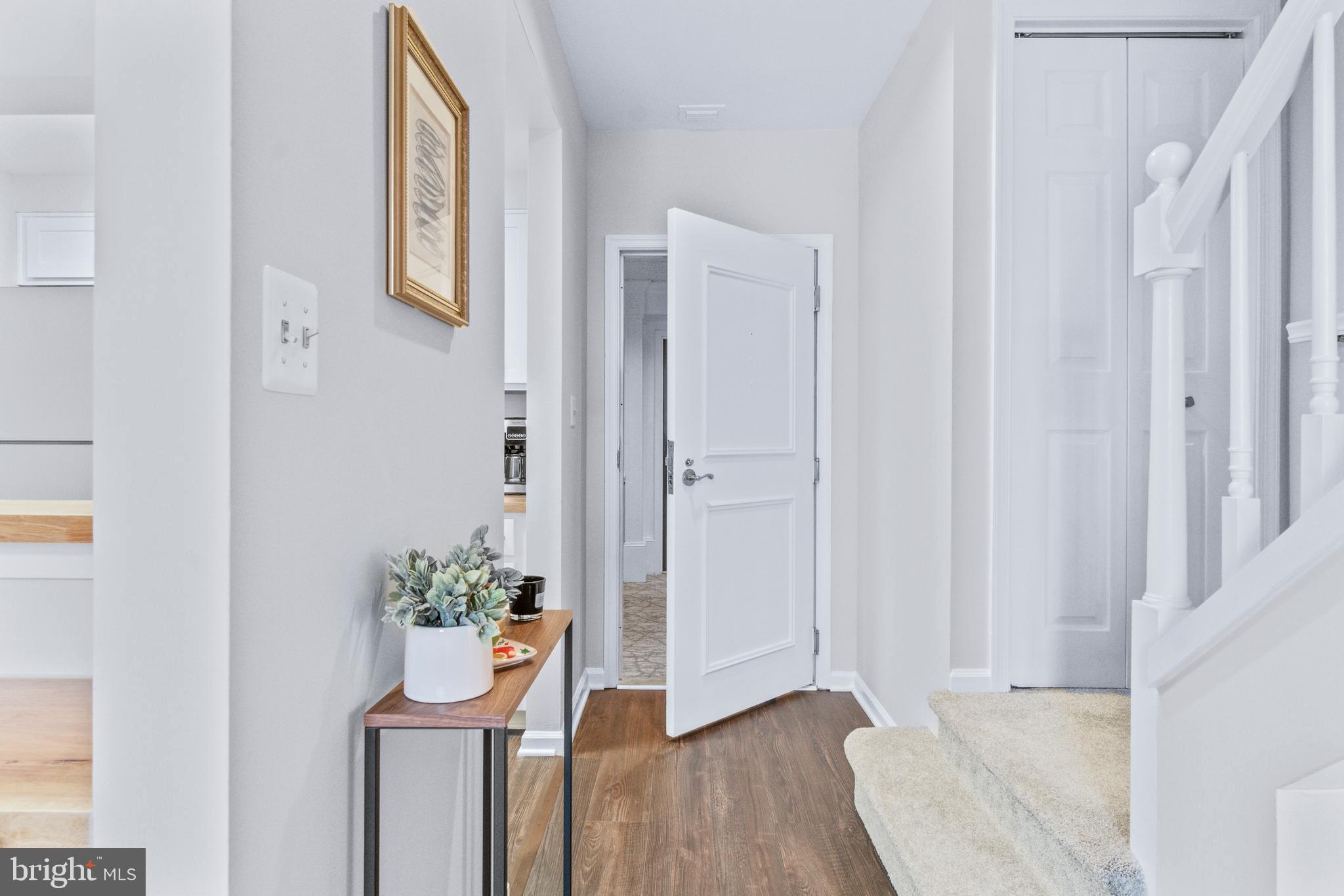 HENDERSON'S WHARF - Residential