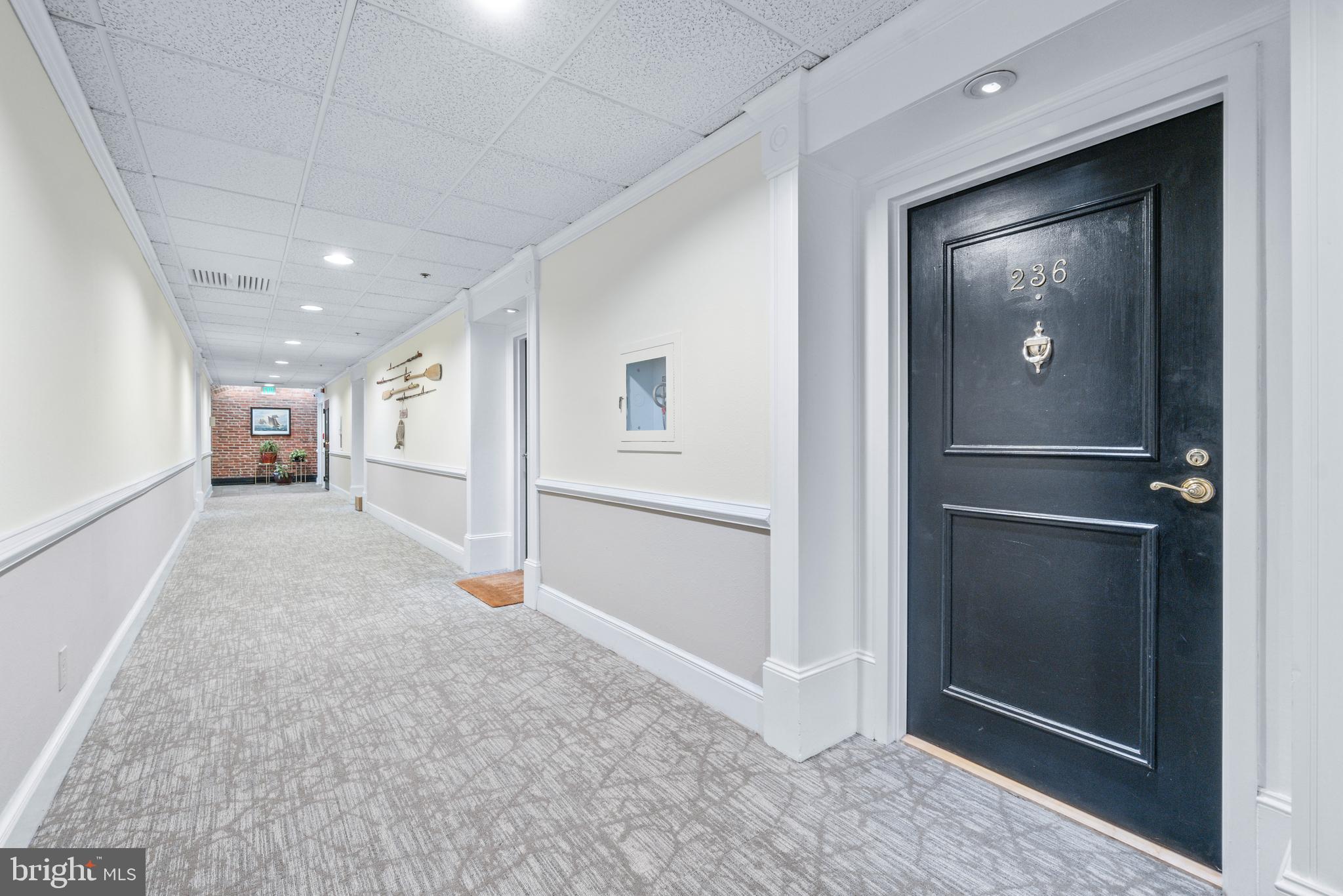 HENDERSON'S WHARF - Residential