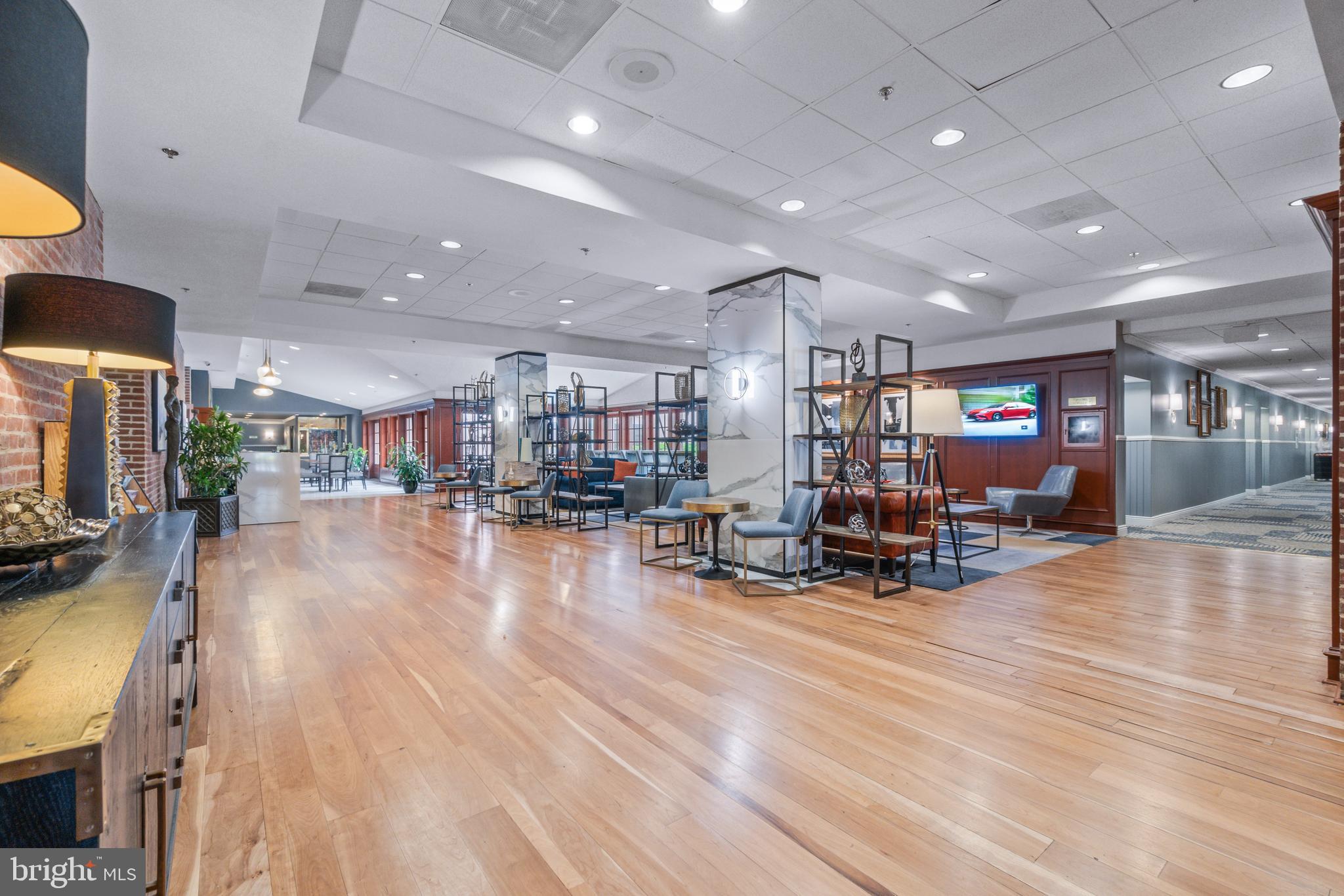 HENDERSON'S WHARF - Residential