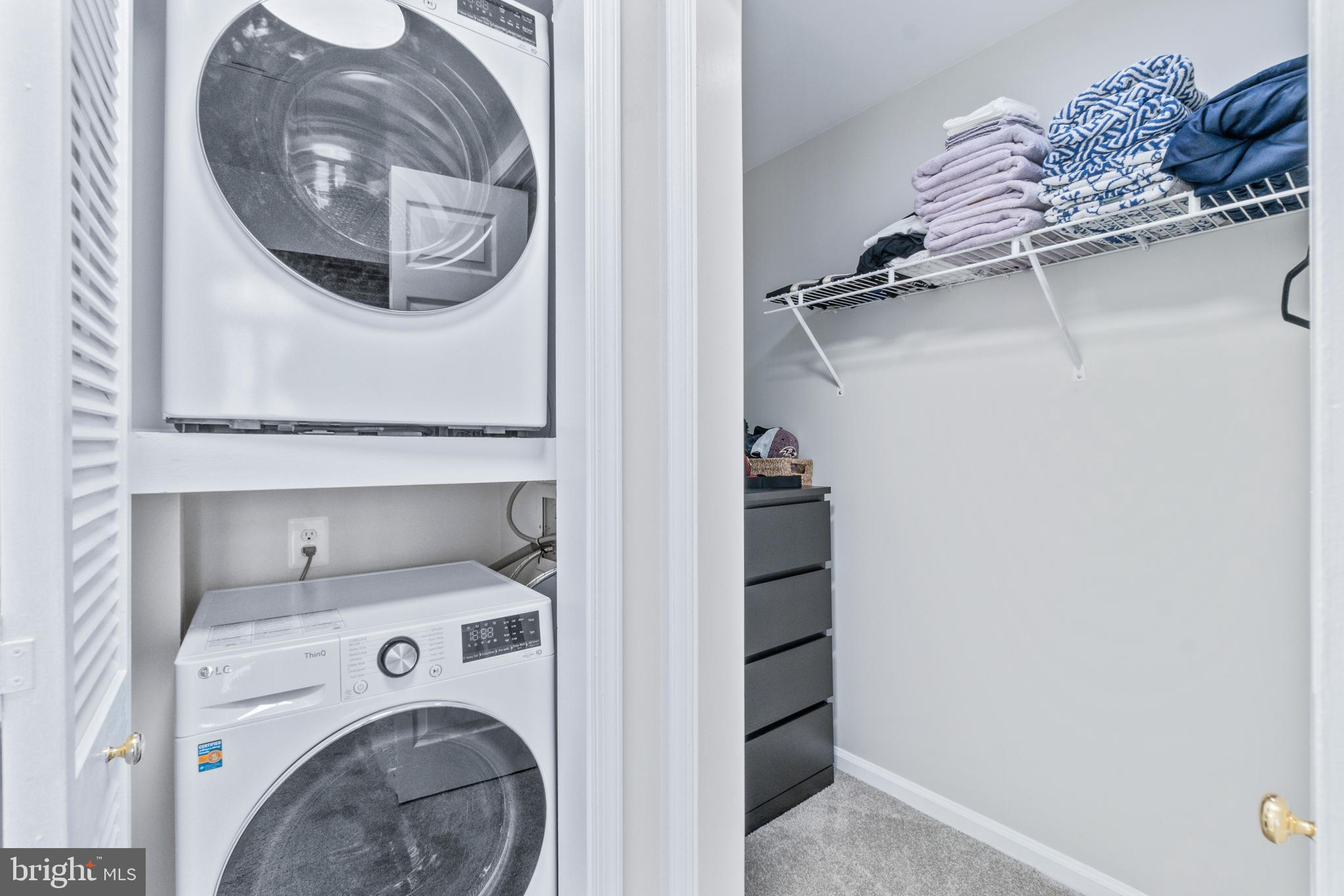 HENDERSON'S WHARF - Residential