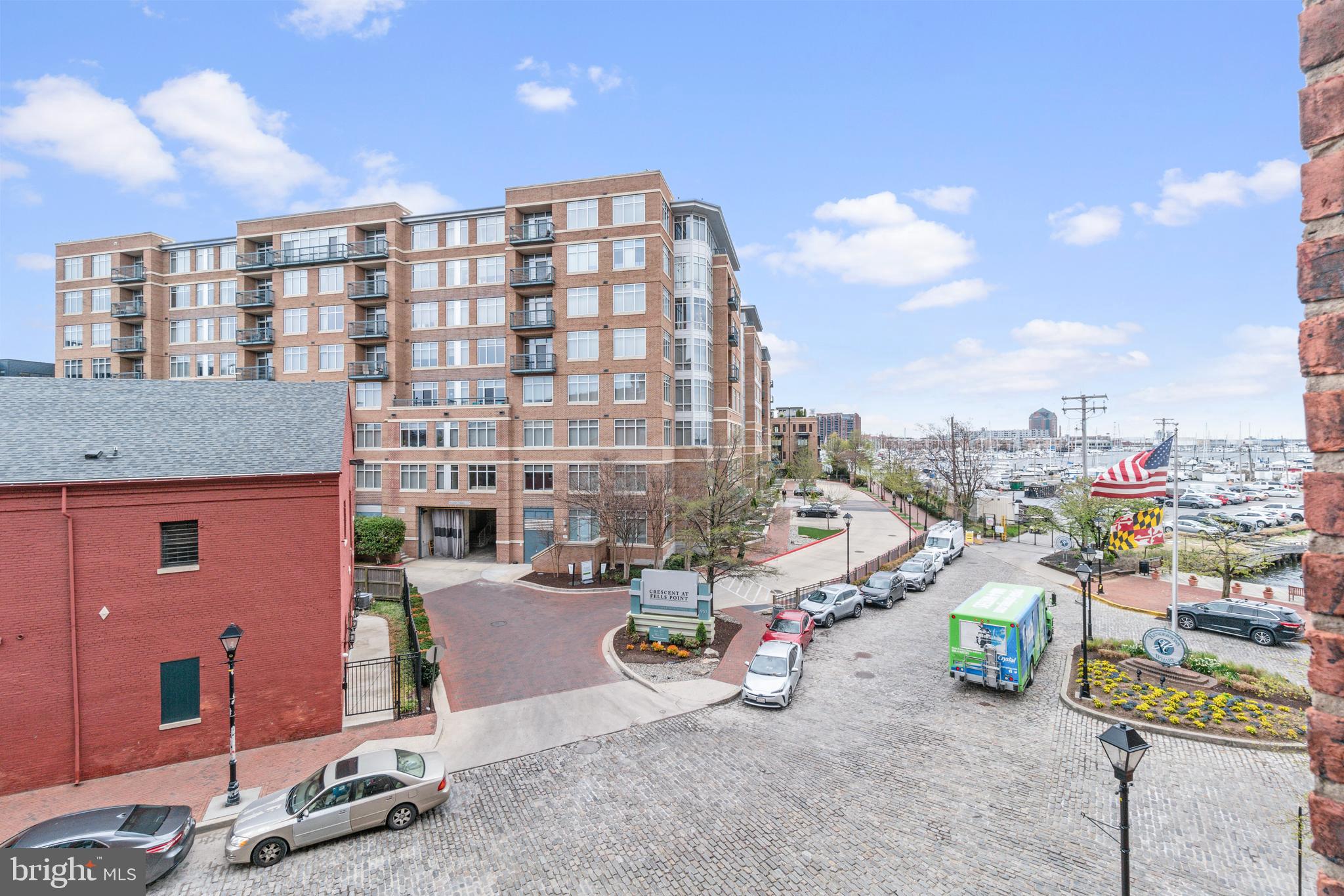 HENDERSON'S WHARF - Residential