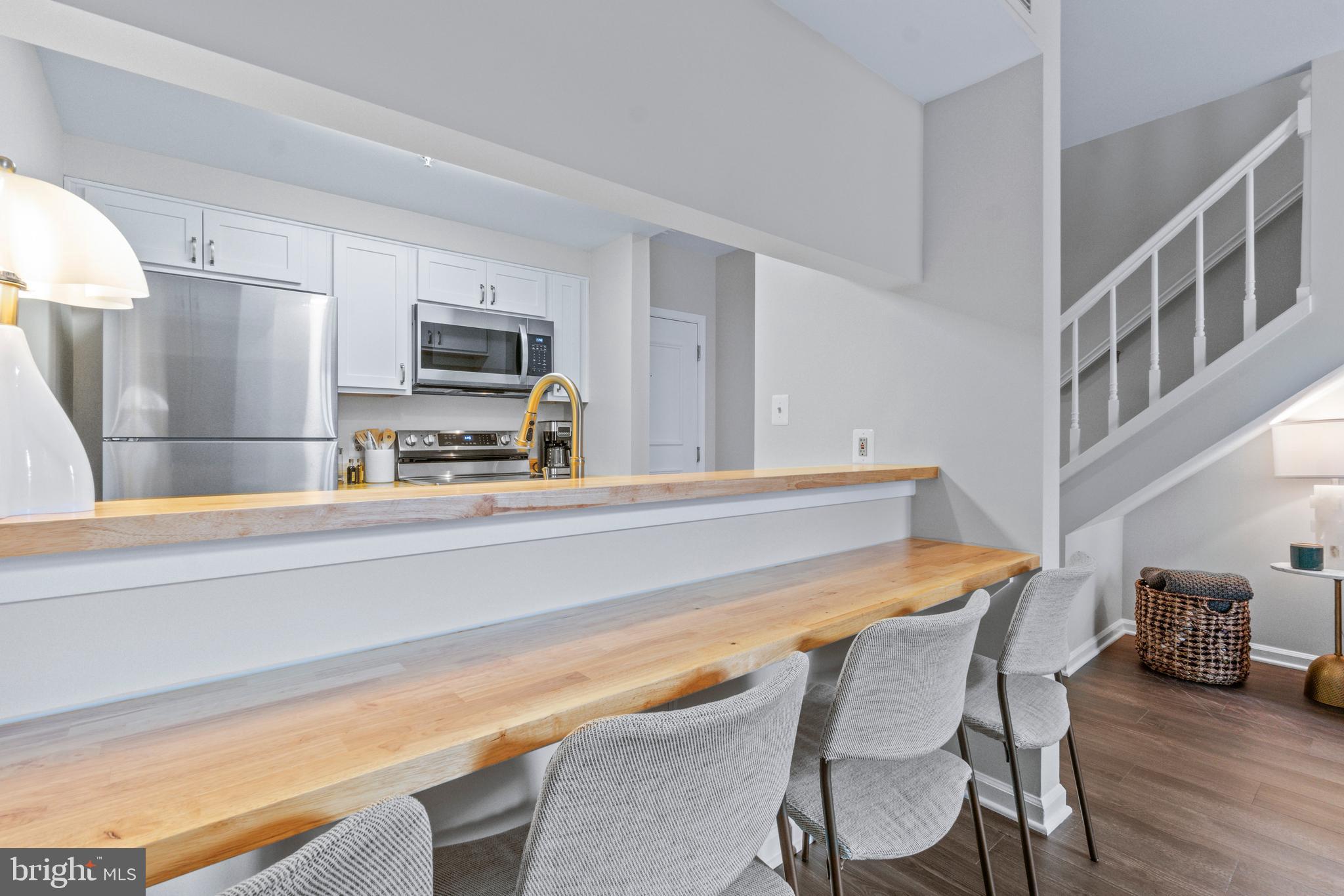 HENDERSON'S WHARF - Residential