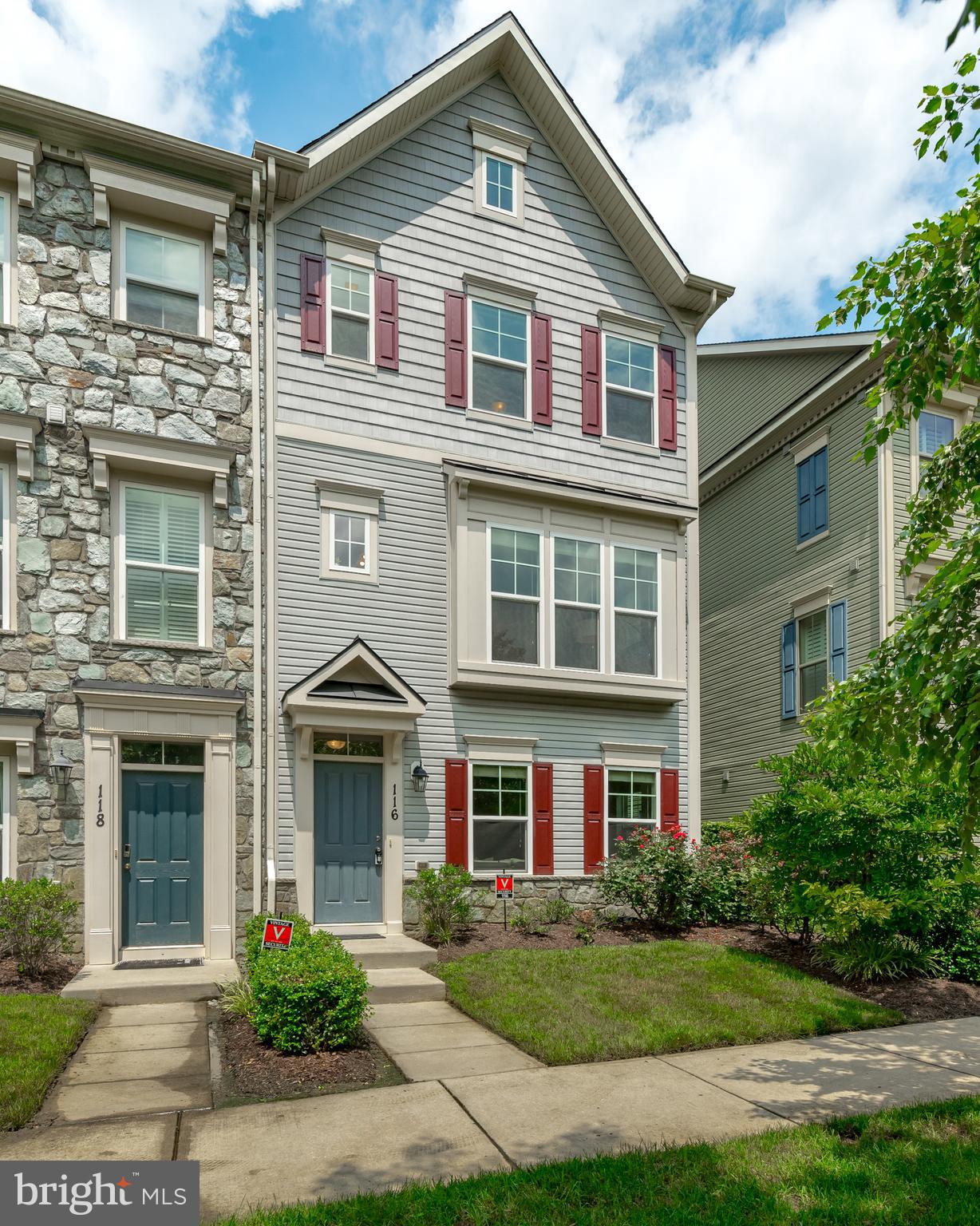 VILLAGE GREENS - Residential