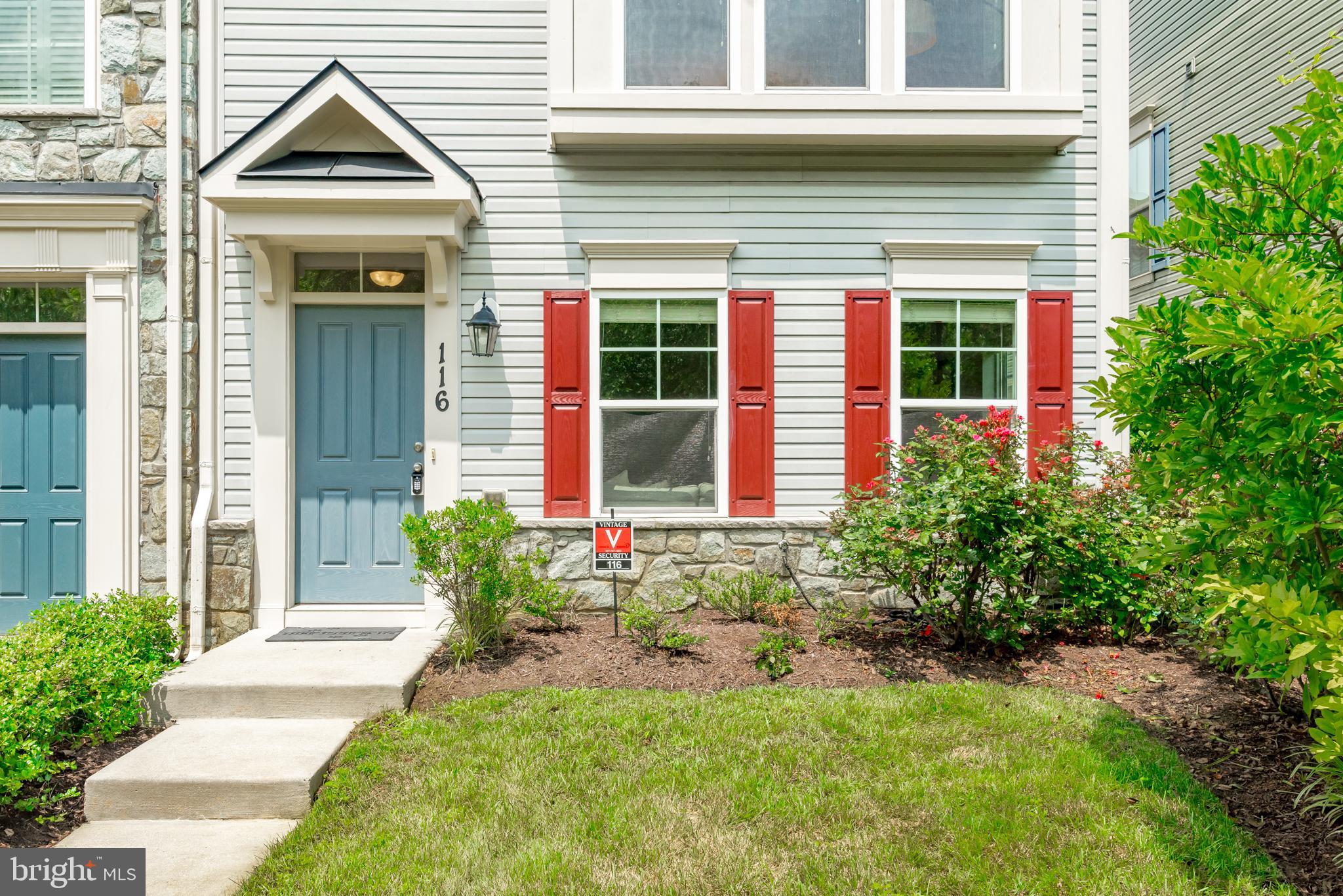 VILLAGE GREENS - Residential