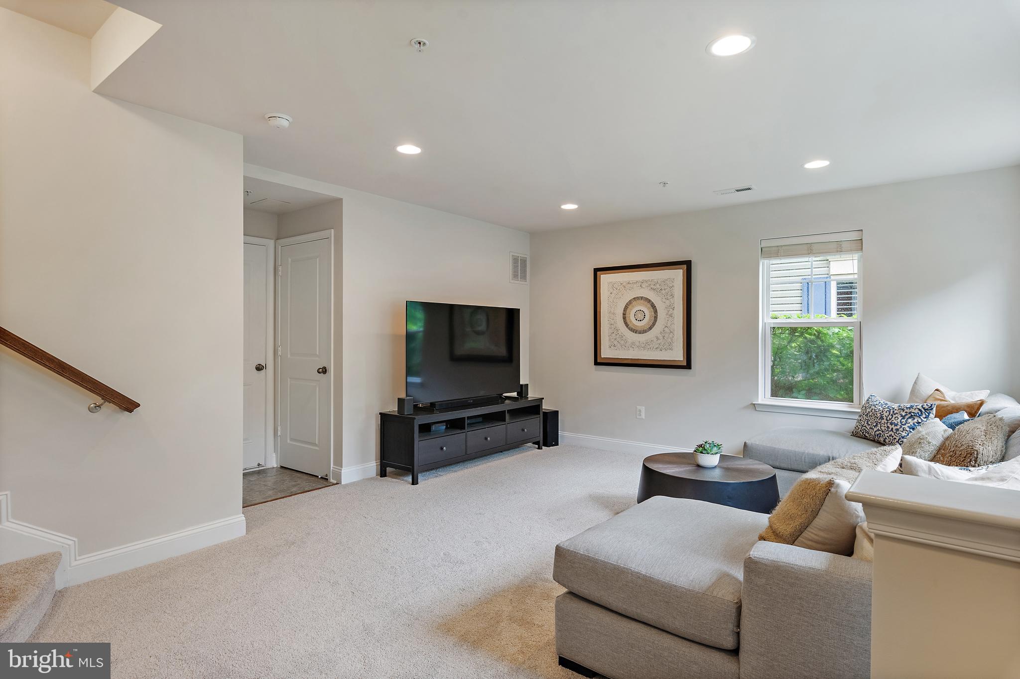 VILLAGE GREENS - Residential